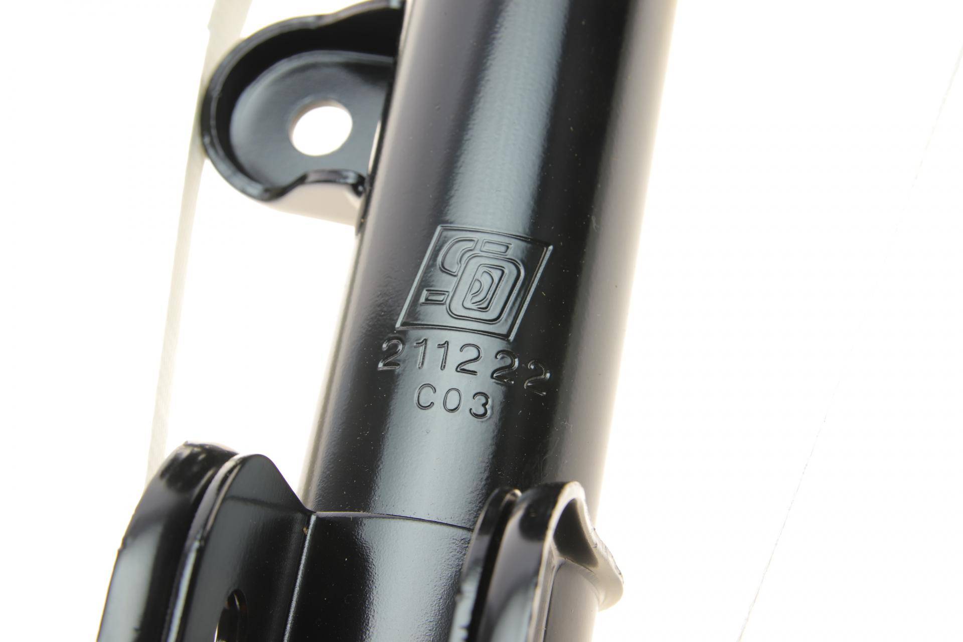 Амортизатор (передній) Hyundai Santa Fe 2.0/2.2CRDi/2.4/2.7 06-12 (R)