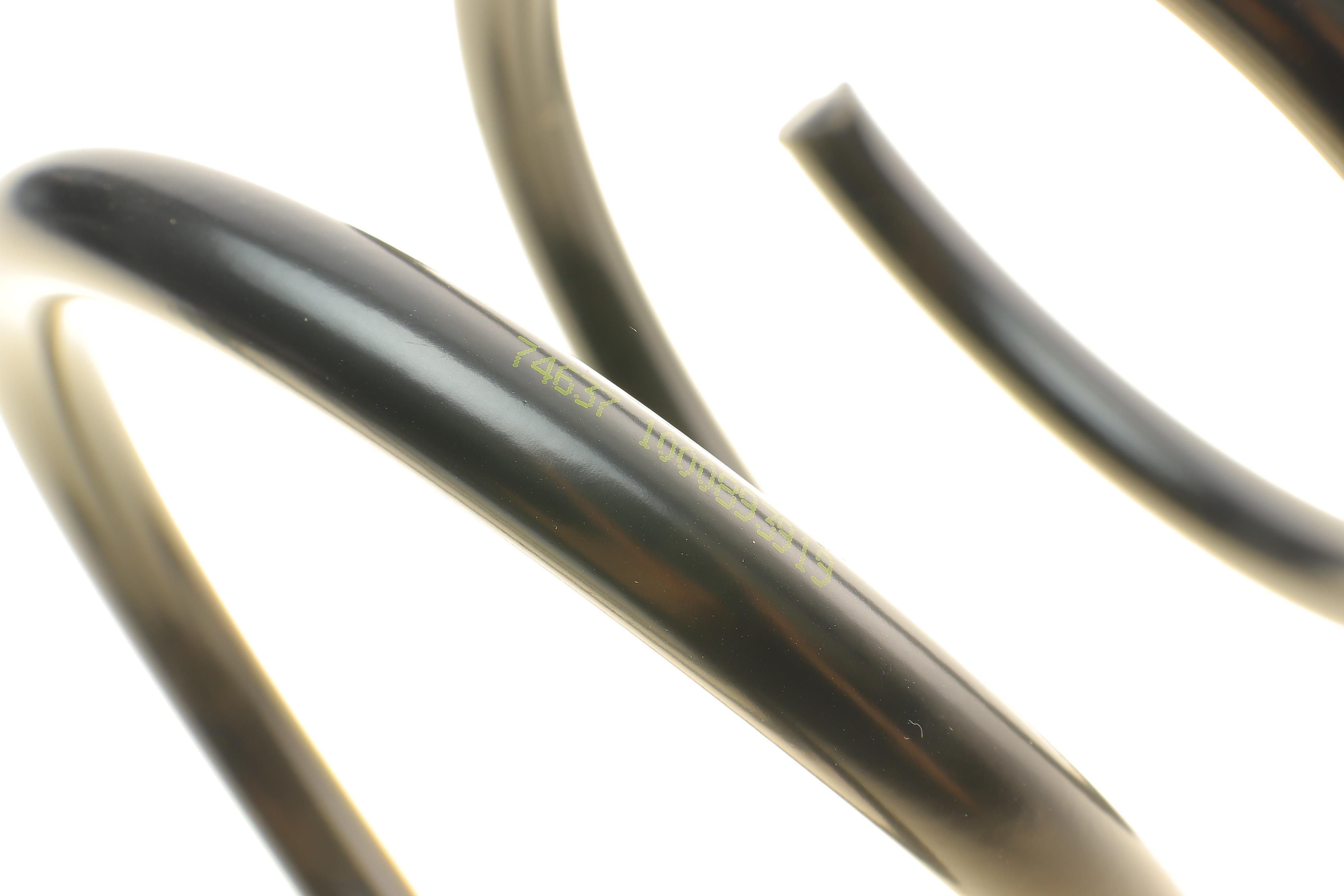 Пружина (задня) Volvo V70 2.0T/2.4/CDI/D/T/2.5T/TDI 99-08 (унів, ) (без с-ми рег.дорож.просв.)