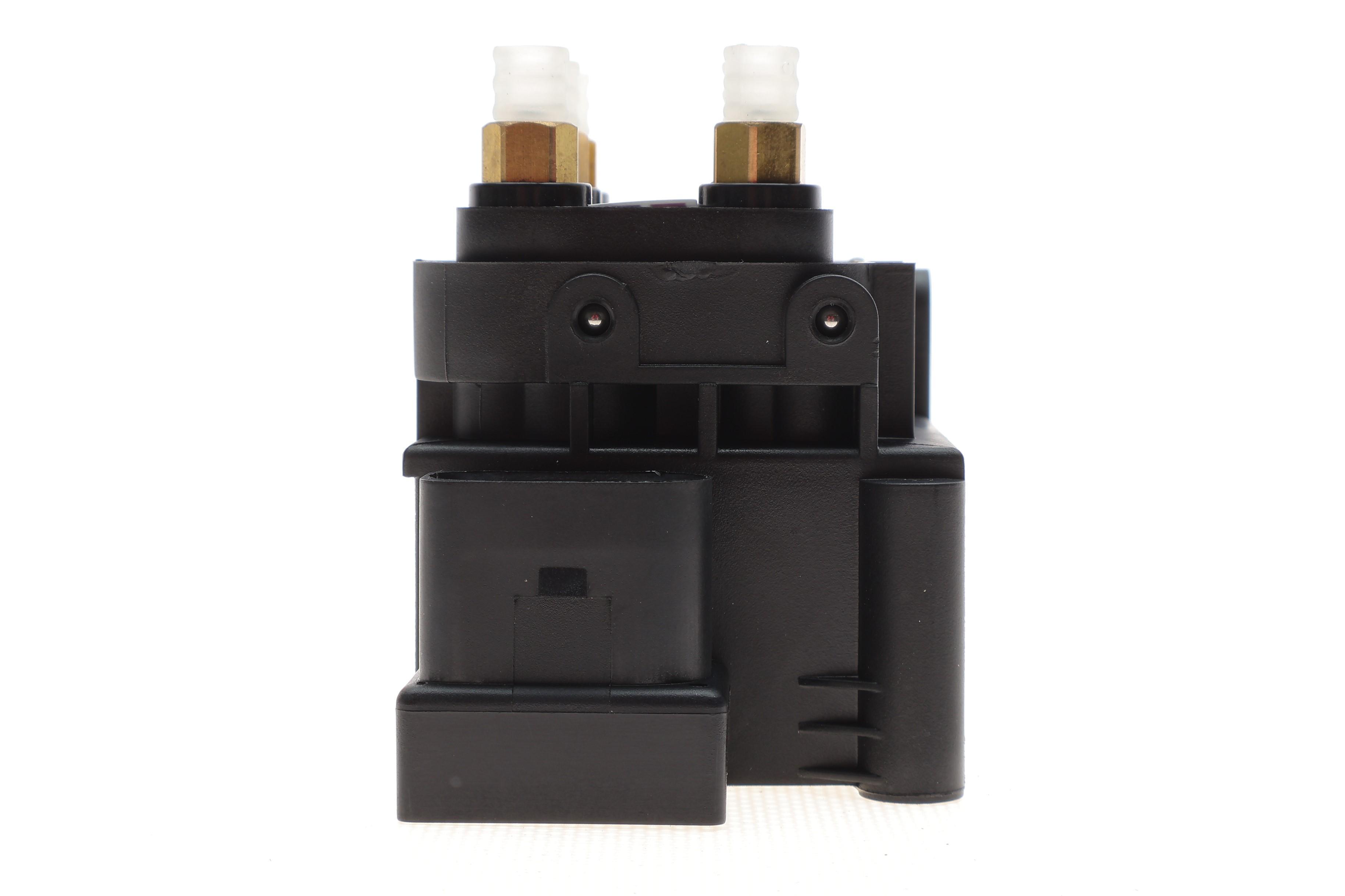 Клапан пневмопідвіски VW Phaeton 02-16