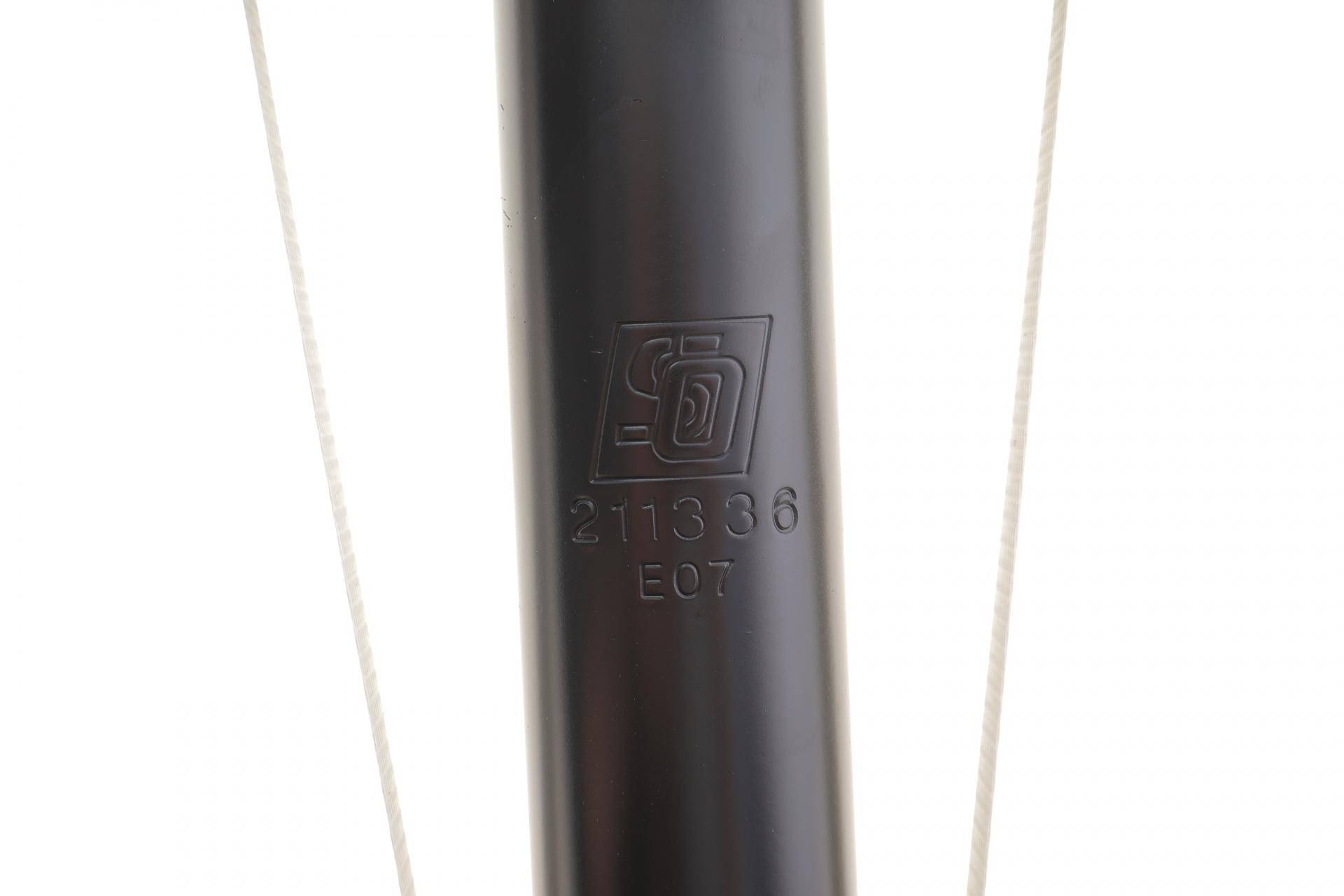 Амортизатор (передній) Mitsubishi Pajero III 00-06