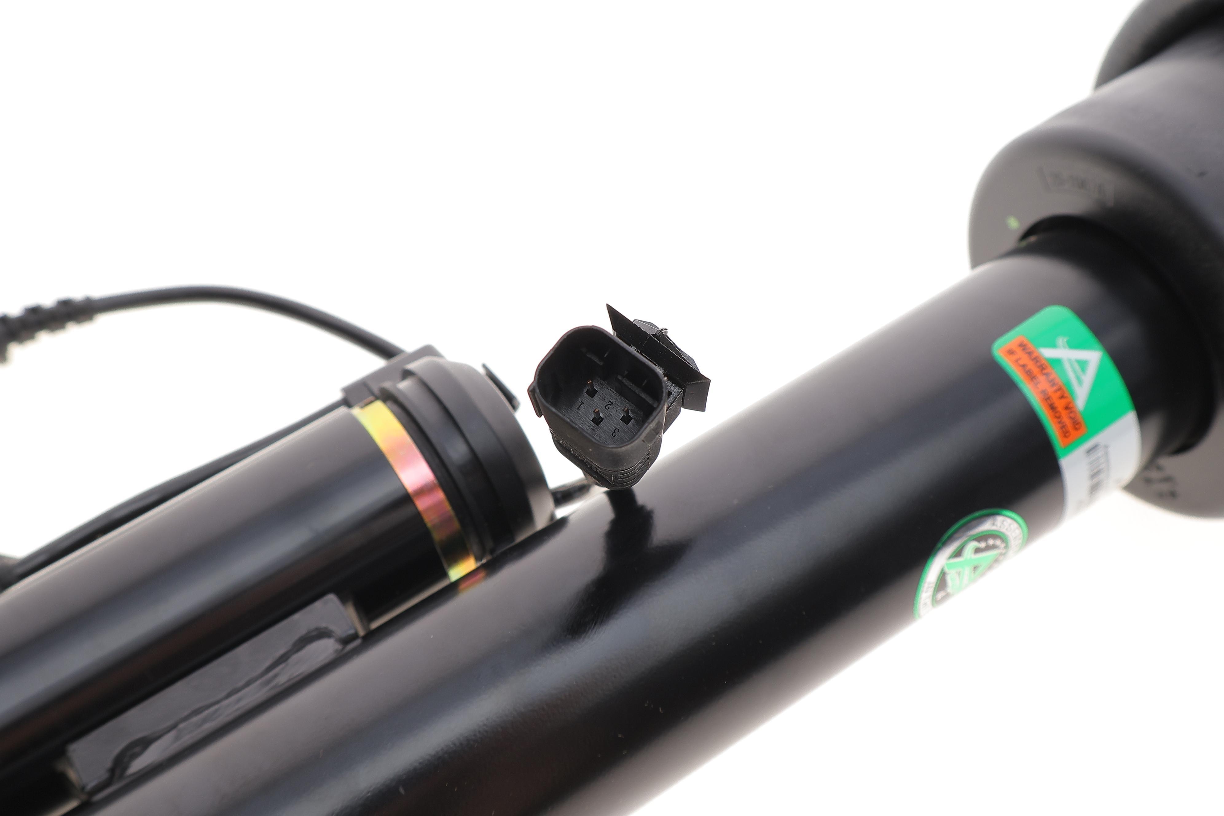 Амортизатор (передній) MB M-class (W164)/Gl-class (X164) 05-12 (пневмо) (з ADS)