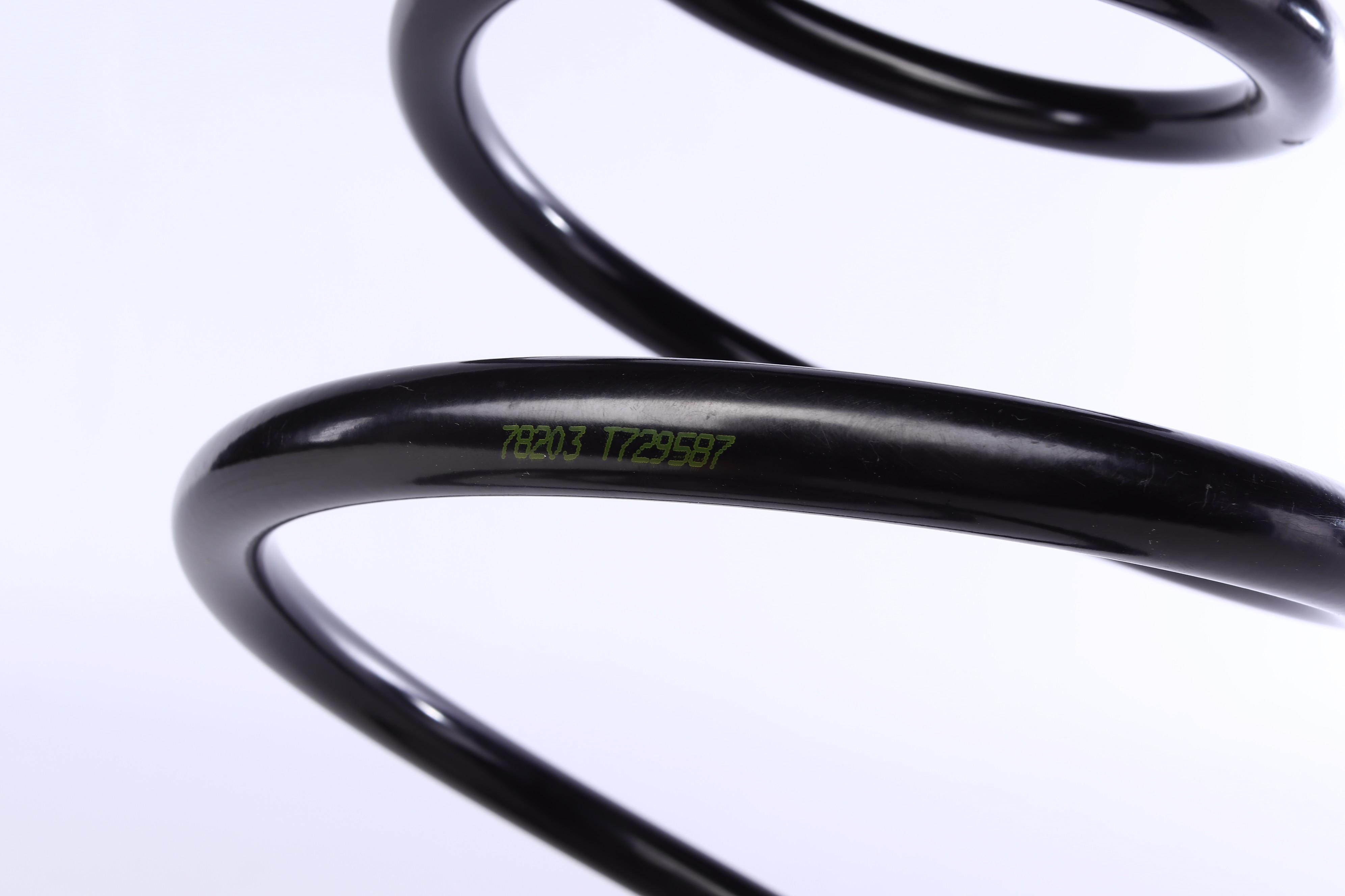 Пружина (передня) Toyota Camry V3 3.0 03-06 (седан)