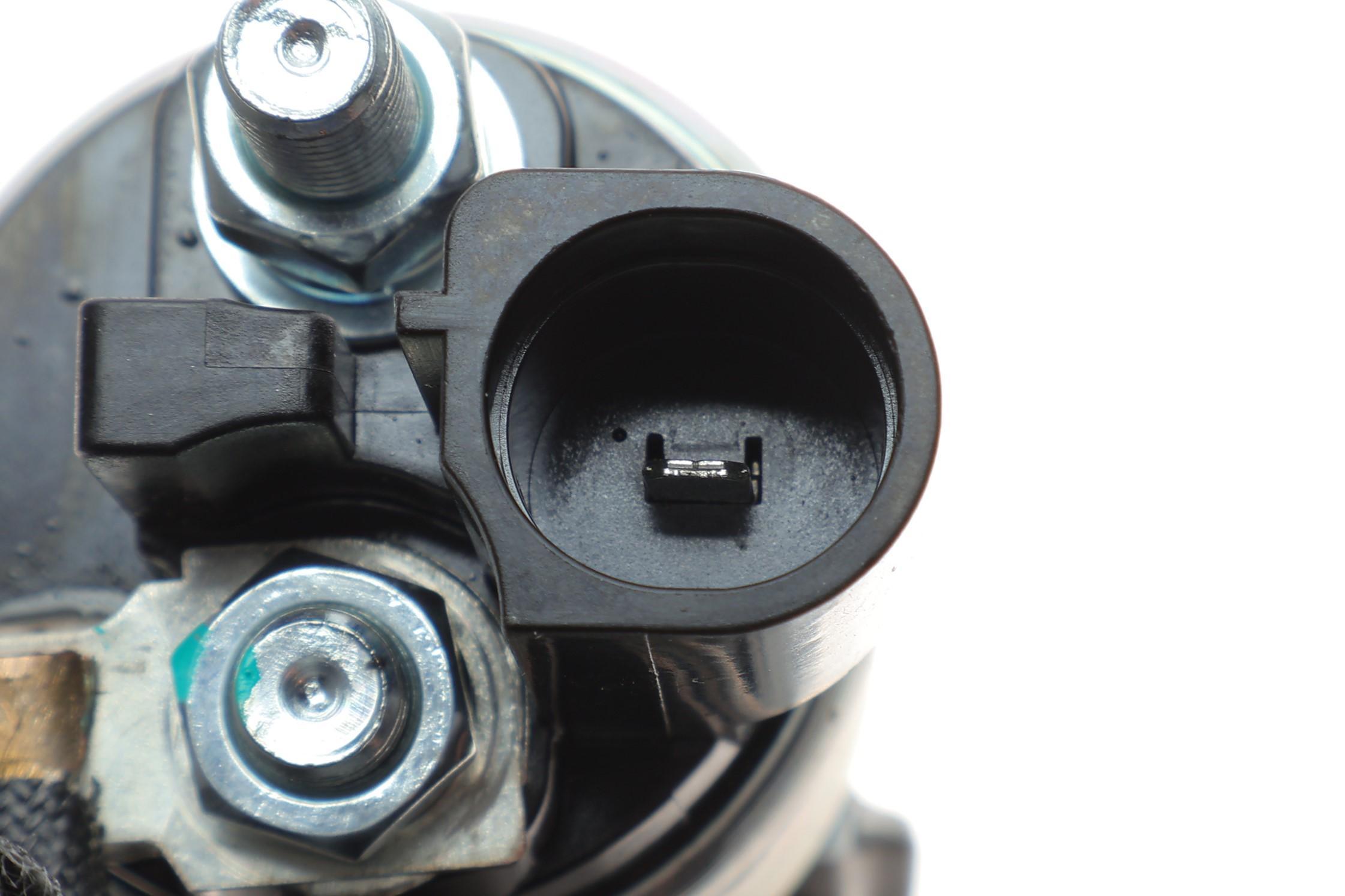 Стартер VW T5 2.5 TDI 03-09 (2.4 kw) (z=10)