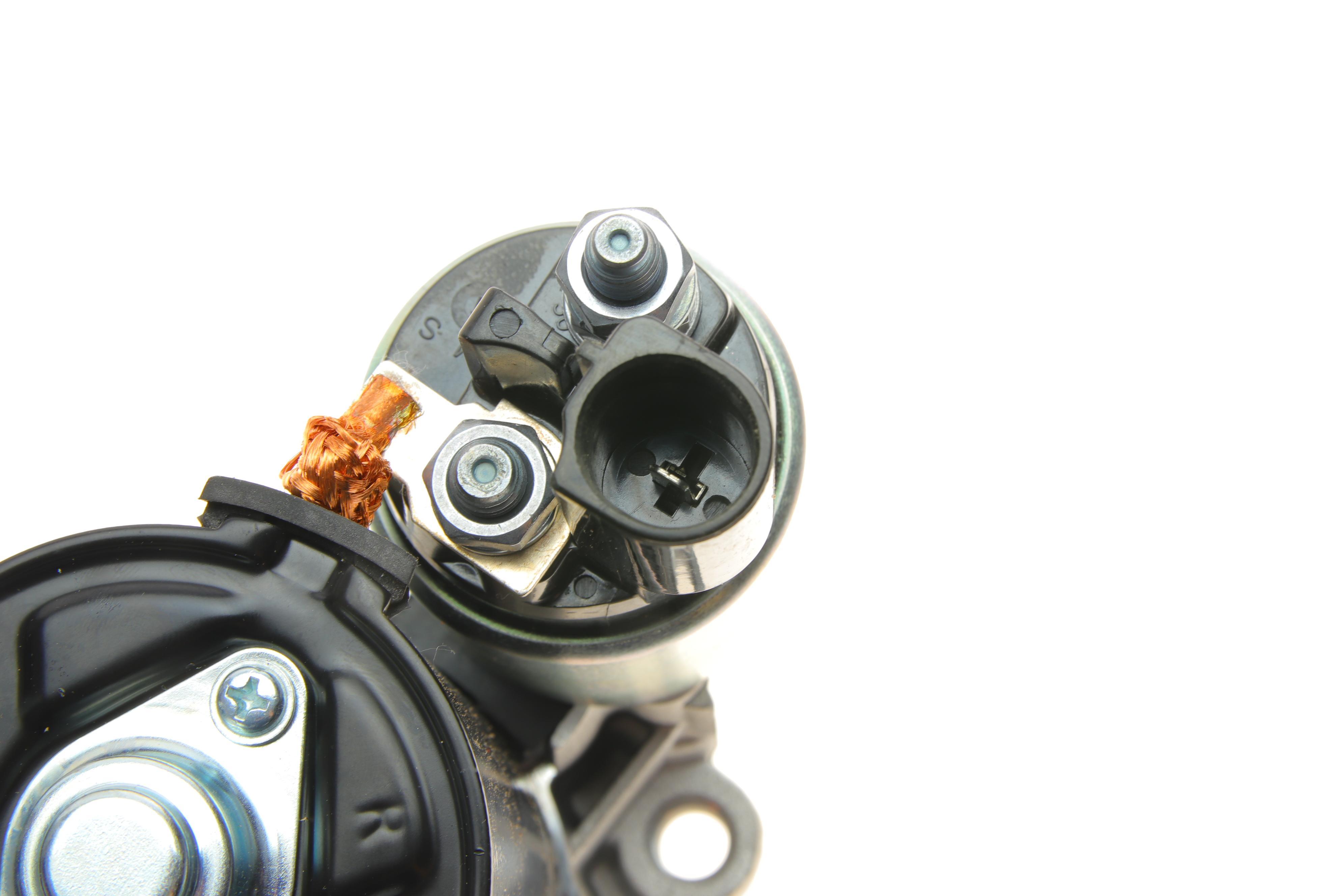 Стартер Audi A4/A6/Skoda Superb I/VW Passat 1.6-2.0 97-08 (12V/1.1kw) (z=9)