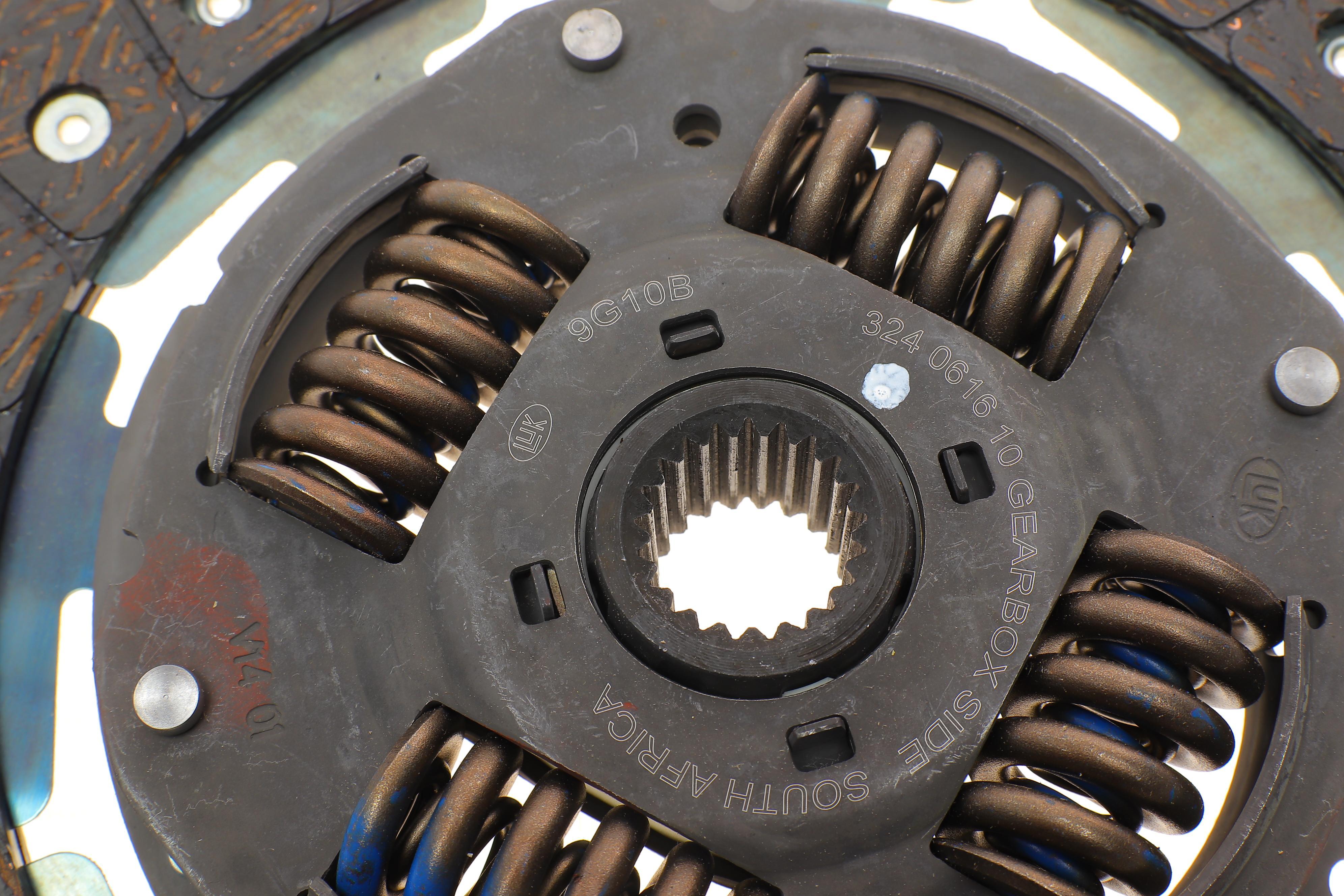 Комплект зчеплення Renault Trafic/Opel Vivaro 2.5dCi/DTI 04-, 99kw, G9U 730