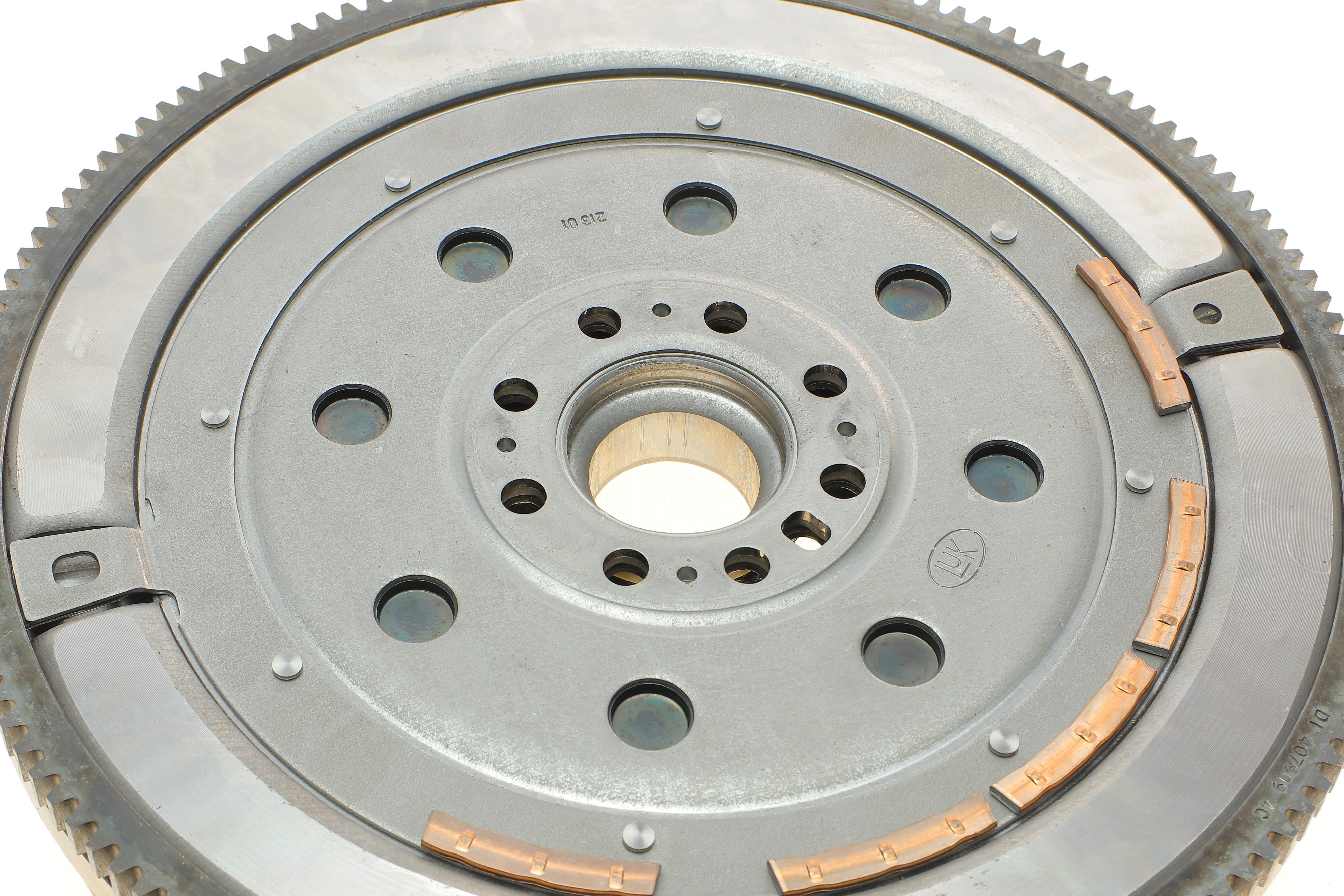 Демпфер + комплект зчеплення +вижимний Citroen C-Crosser/Peugeot 4007 2.2 HDi 07-