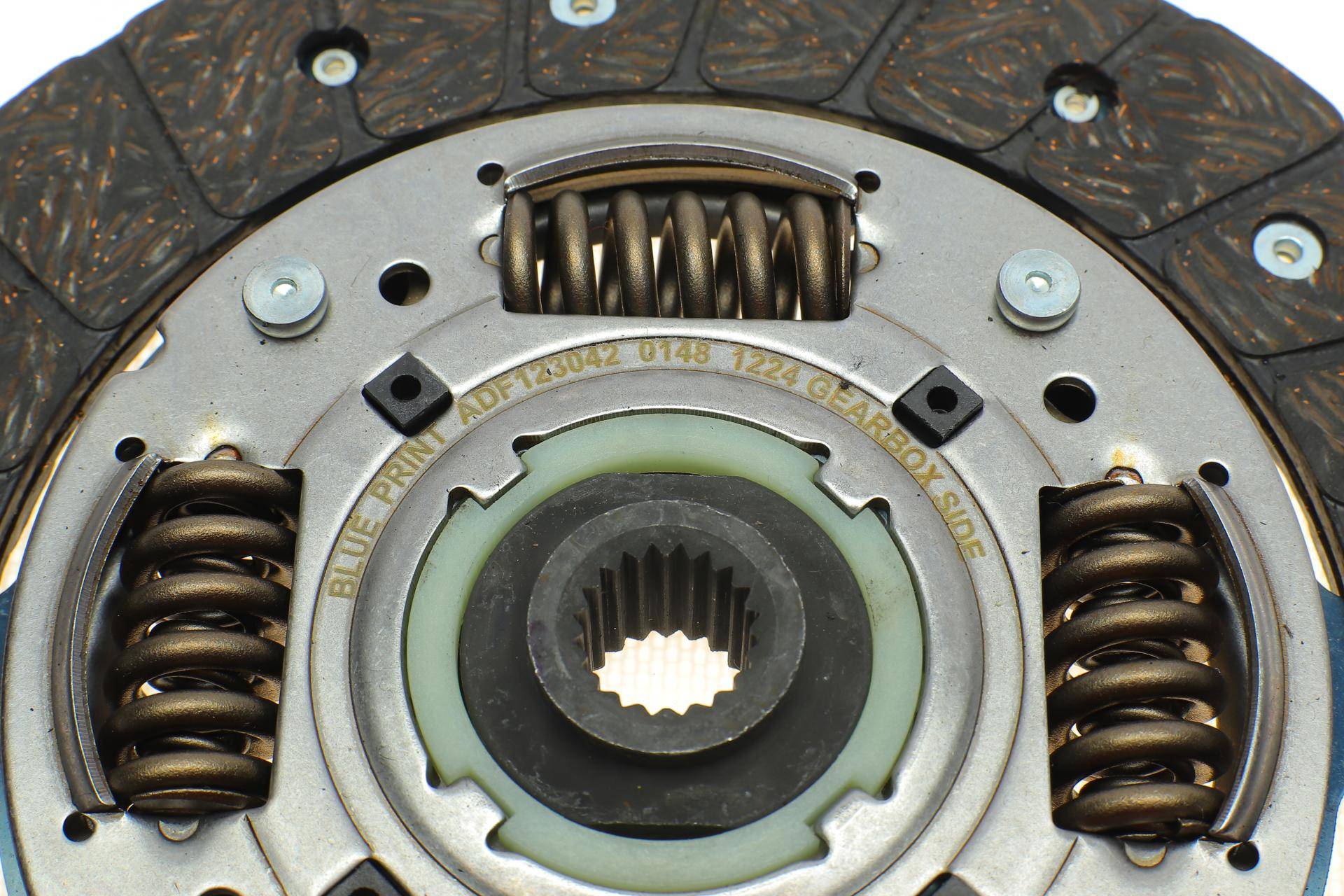 Комплект зчеплення Fiat Bravo/Punto 1.4 04- (d=200mm) (+вижимний)