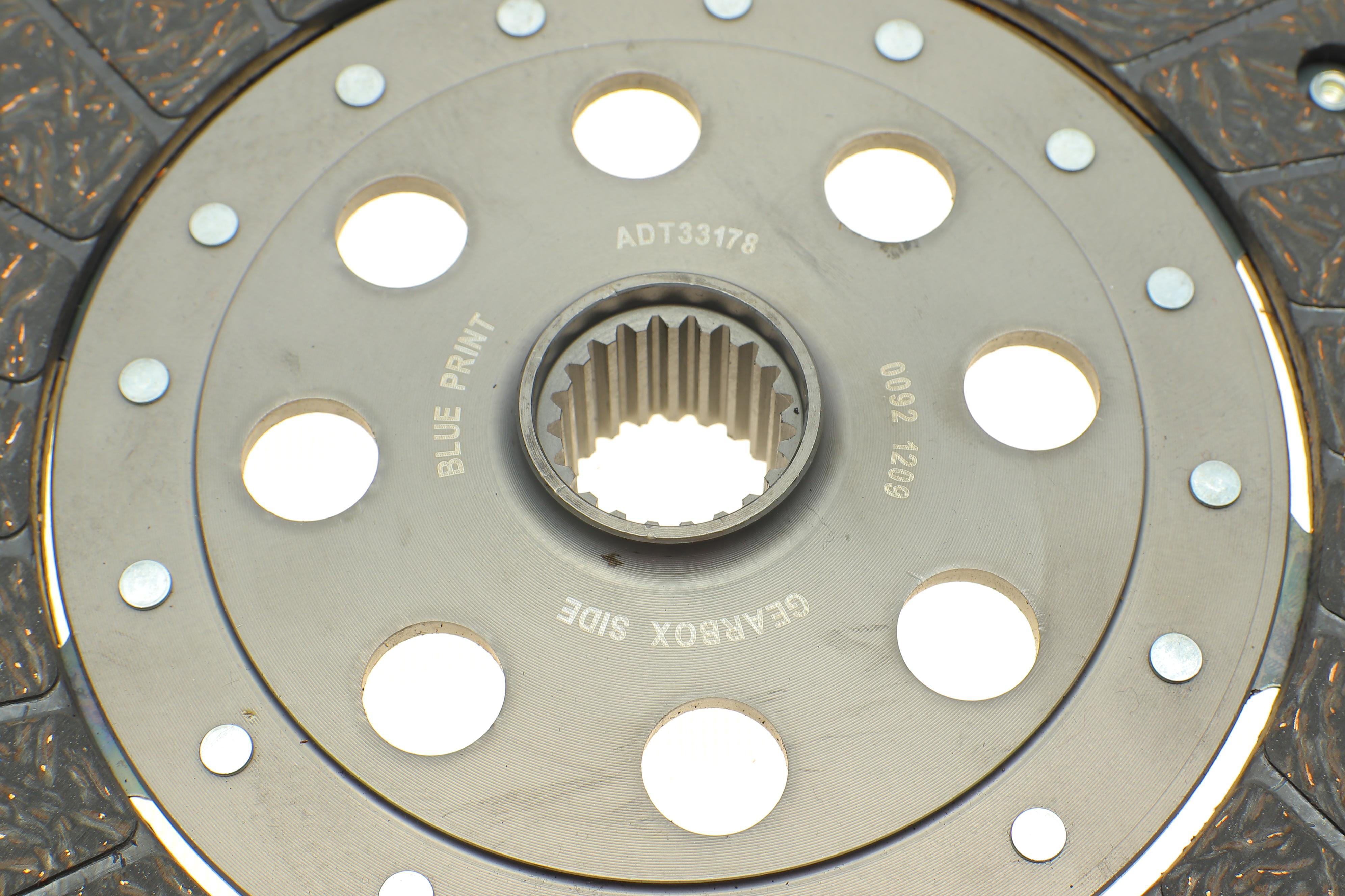 Комплект зчеплення Toyota Corolla 2.0 D-4D 02-07 (d=225mm) (+вижимний)