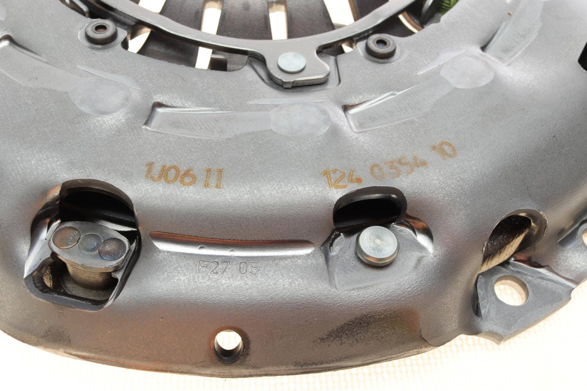 Комплект зчеплення VW Caddy III 2.0TDI 08-15 (для маховика LuK)