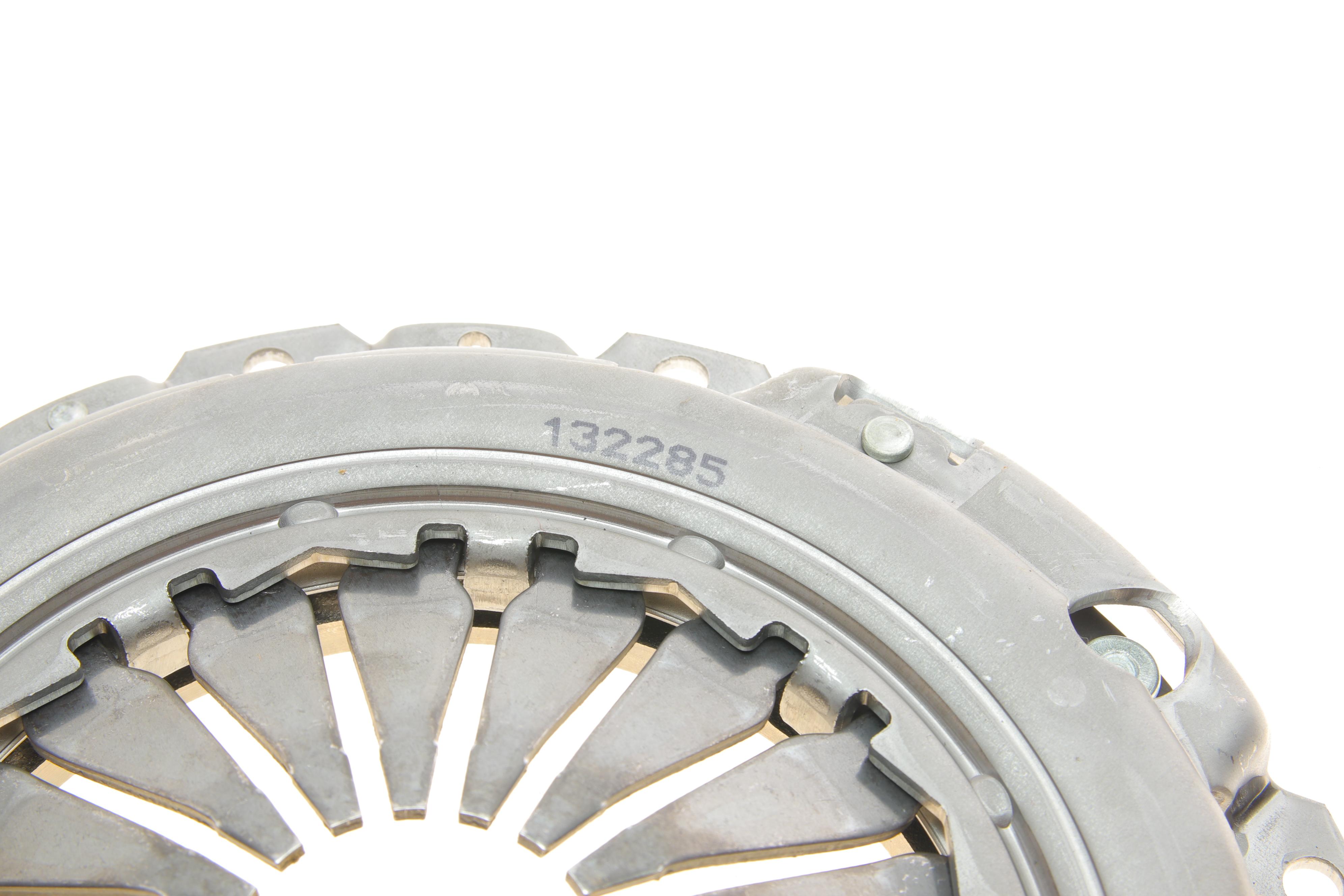 Комплект зчеплення Mitsubishi Outlander 2.4 4WD 03-07 (d=230mm) (+вижимний)