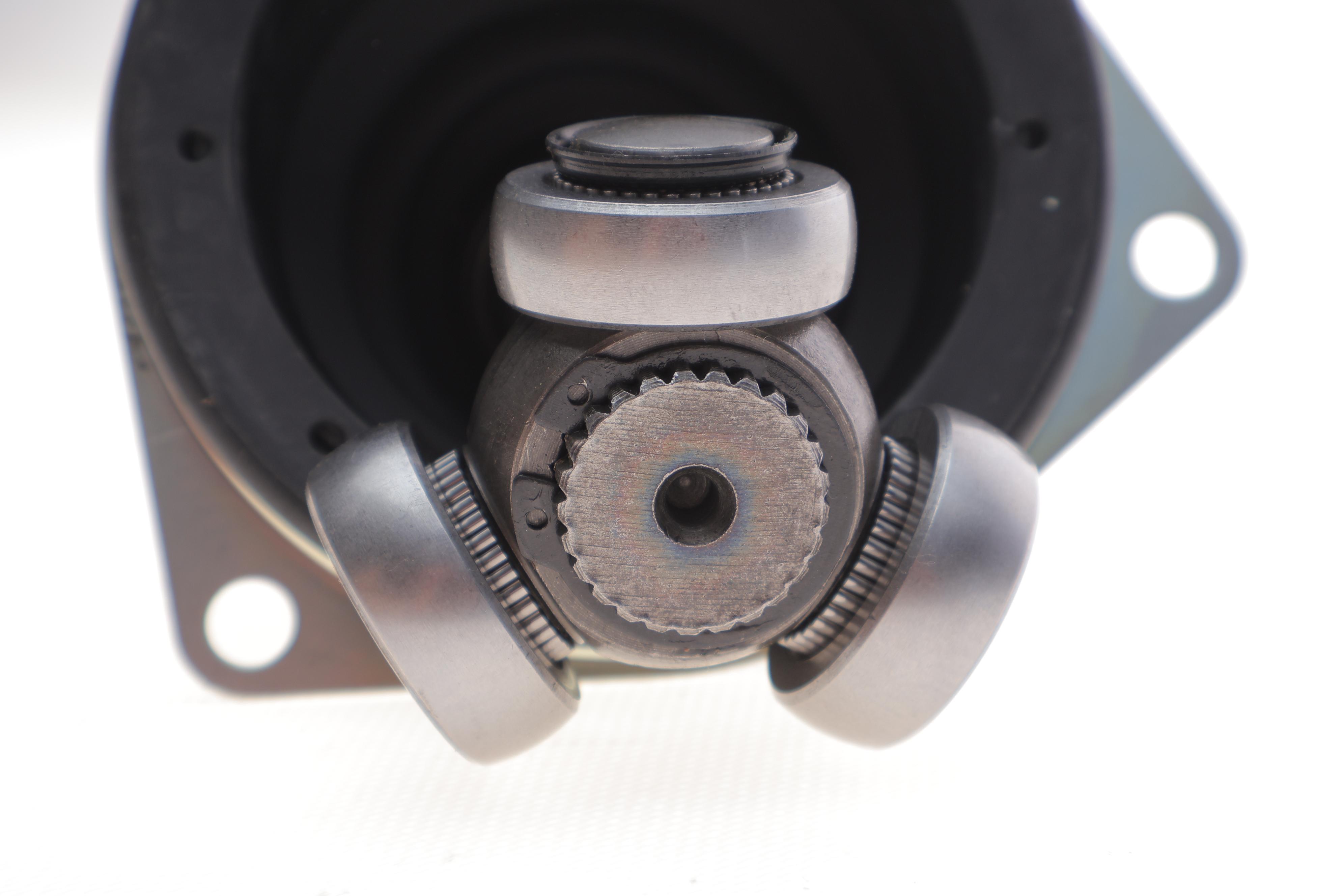 Піввісь Renault Master 2.5DCI 03-06 (L) (28x663x51T) (+ABS) d=37.1