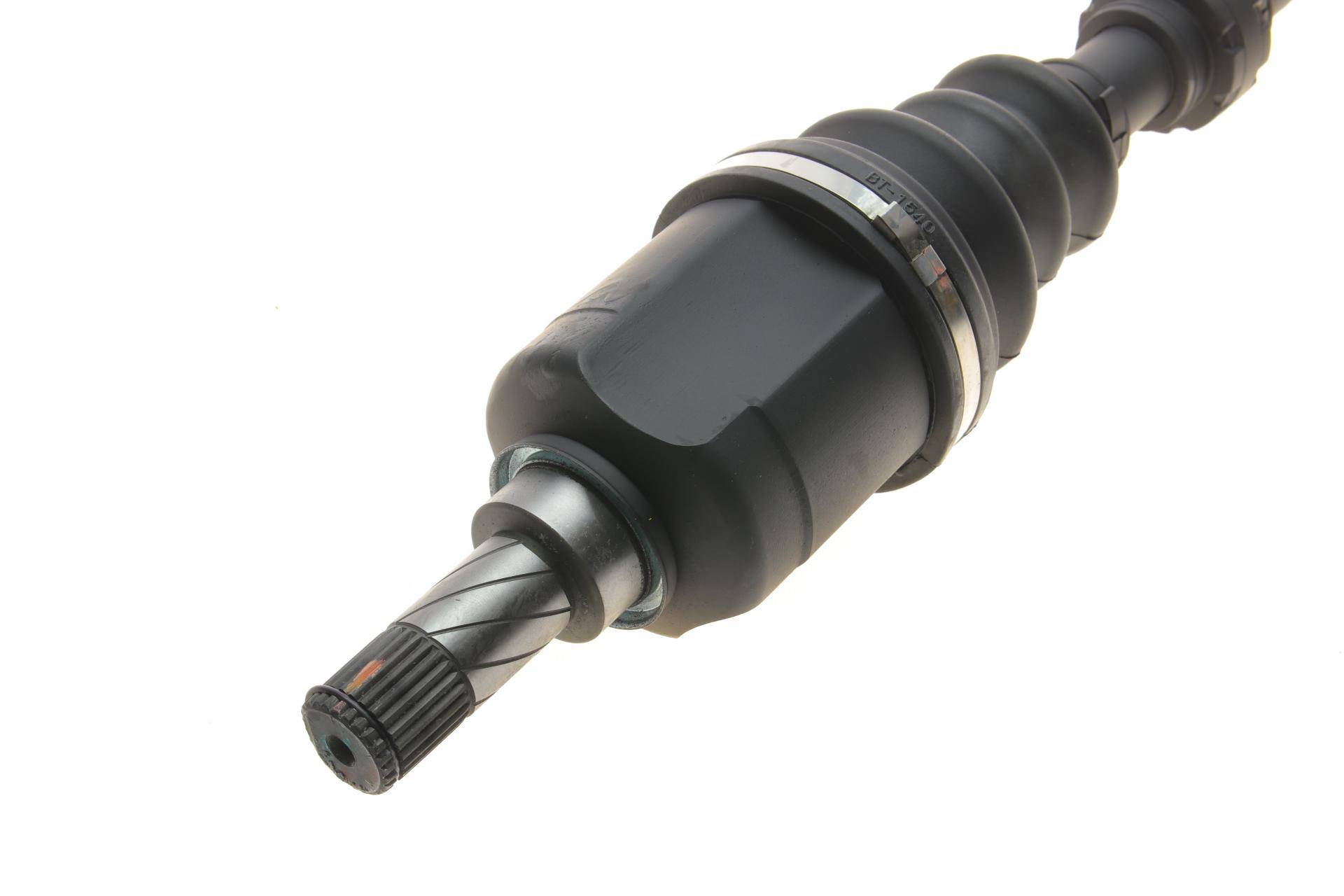 Піввісь (передня) (L) Dacia Duster 1.5dCi/1.6 МКПП 10-/Renault Megane 1.5dCi 08-15 (25z/26z/706mm)