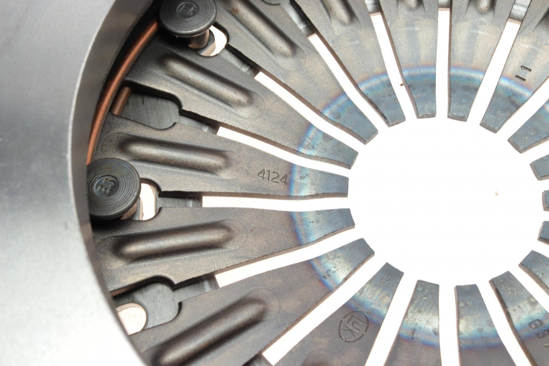 Комплект зчеплення Toyota Hilux VII 2.5D/3.0D 4WD, 05-15, (2KD-FTV / 1KD-FTV)