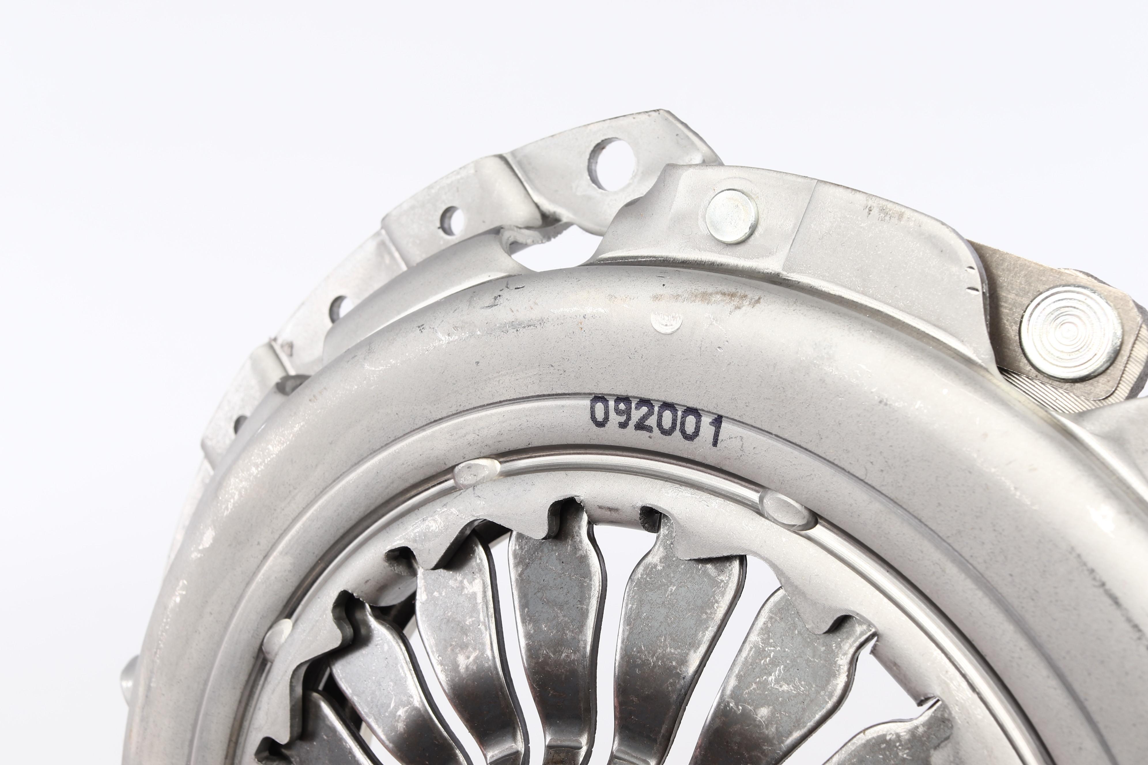 Комплект зчеплення Nissan Juke/Micra/Qashqai 1.6 05- (d=200mm)