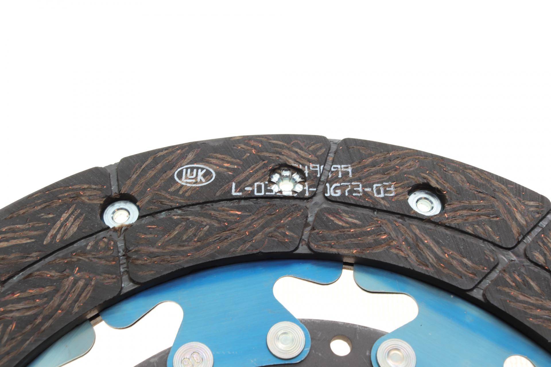 Комплект зчеплення Toyota Rav4 2.0/2.2D 12- (d=250mm)