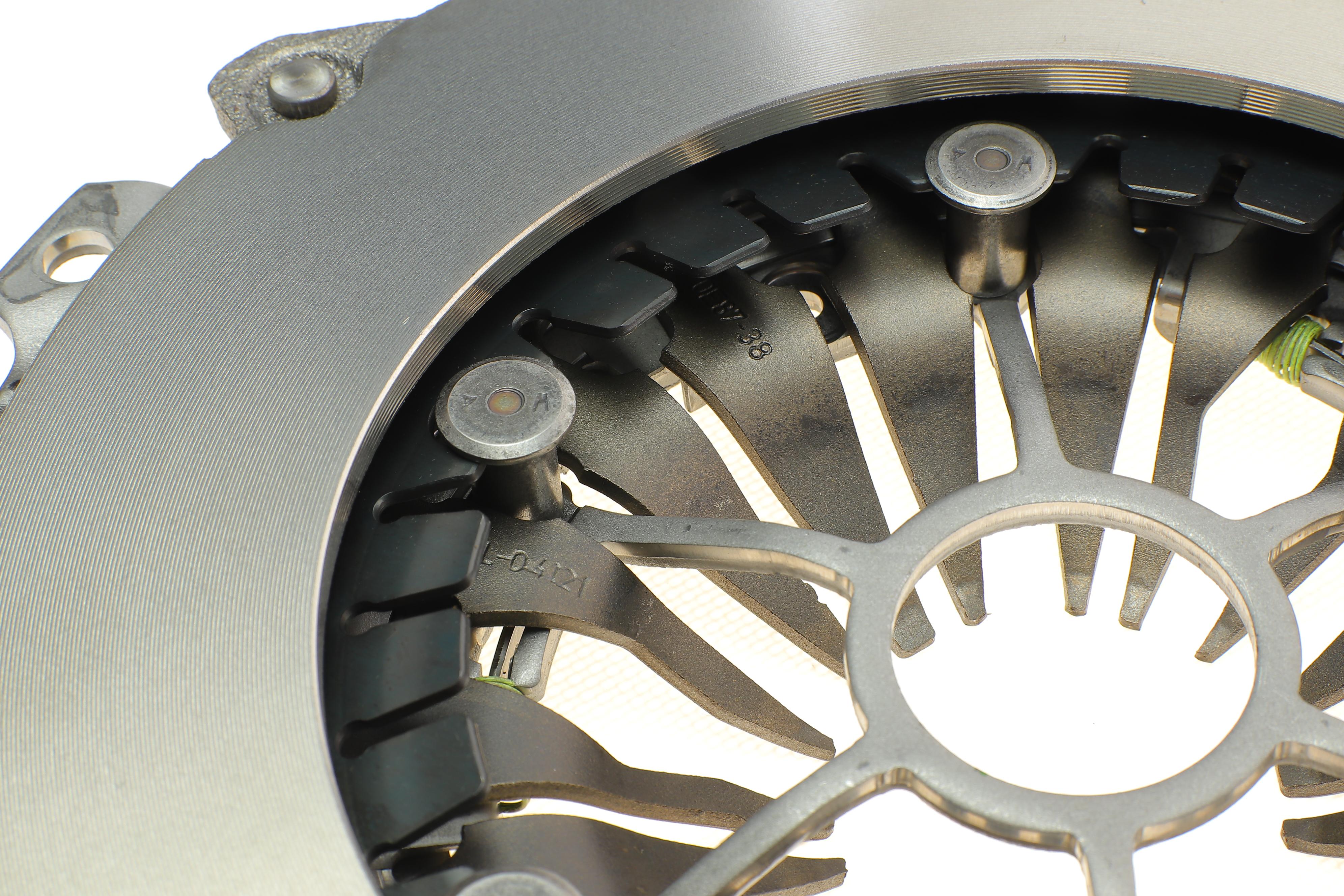 Комплект зчеплення Citroen C4/DS5/Peugeot 3008/508 2.0 HDi 09-18