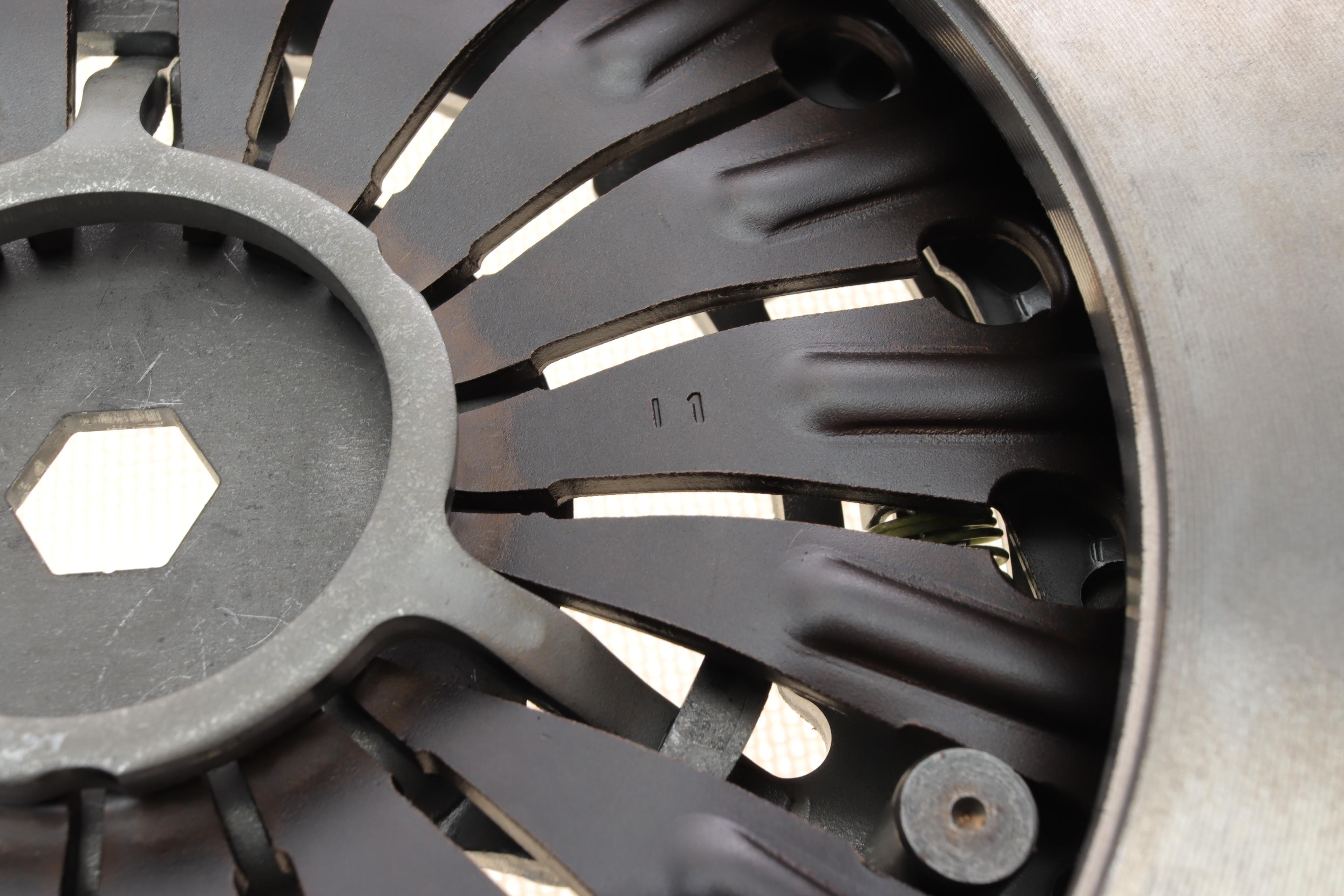 Комплект зчеплення BMW 3 (E90)/5 (E60/F10)/X3 (E83) 04-16, N20/N52/N53/M47