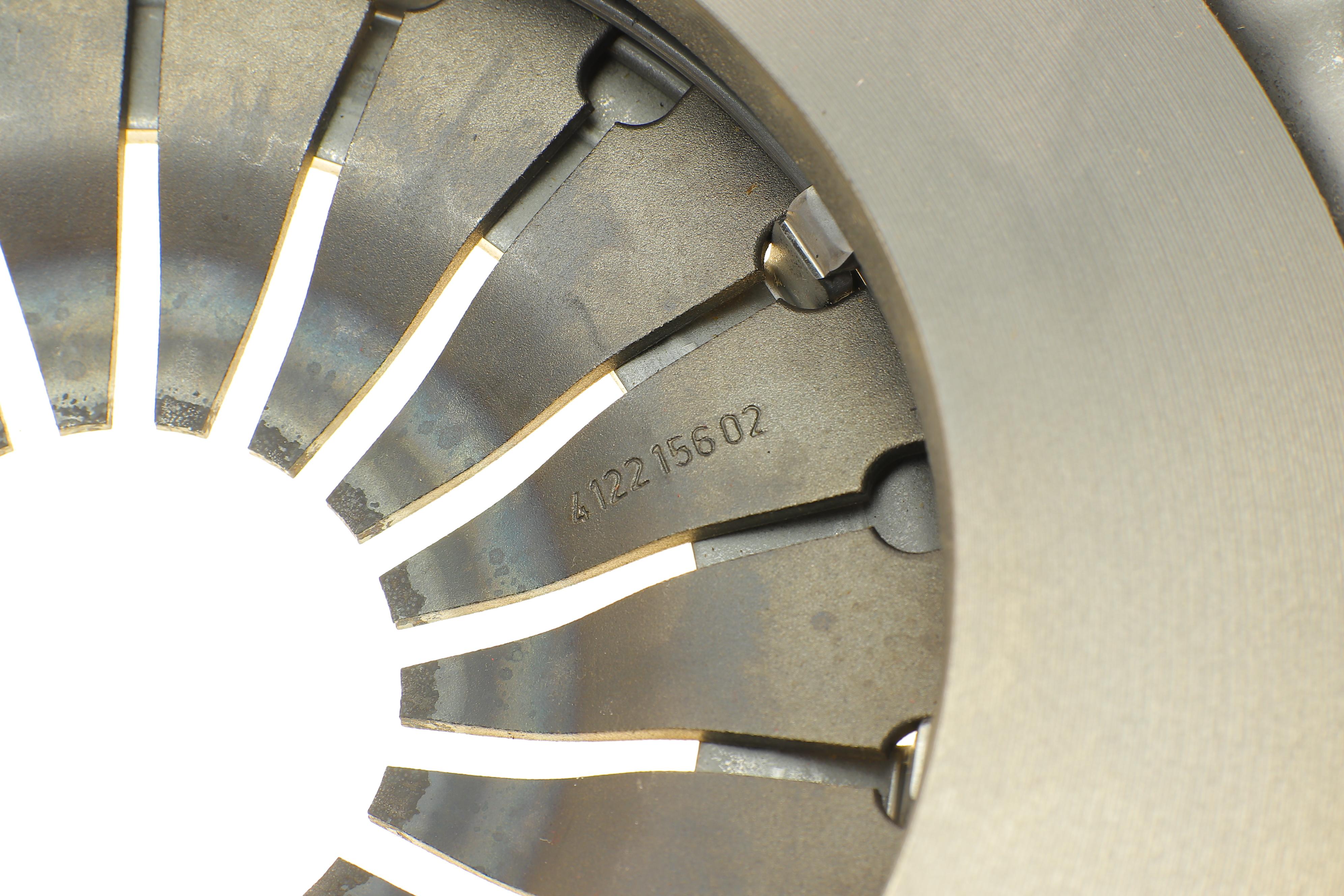 Комплект зчеплення Nissan X-Trail 2.2 dCi 01-13 (d=240mm) (+вижимний)