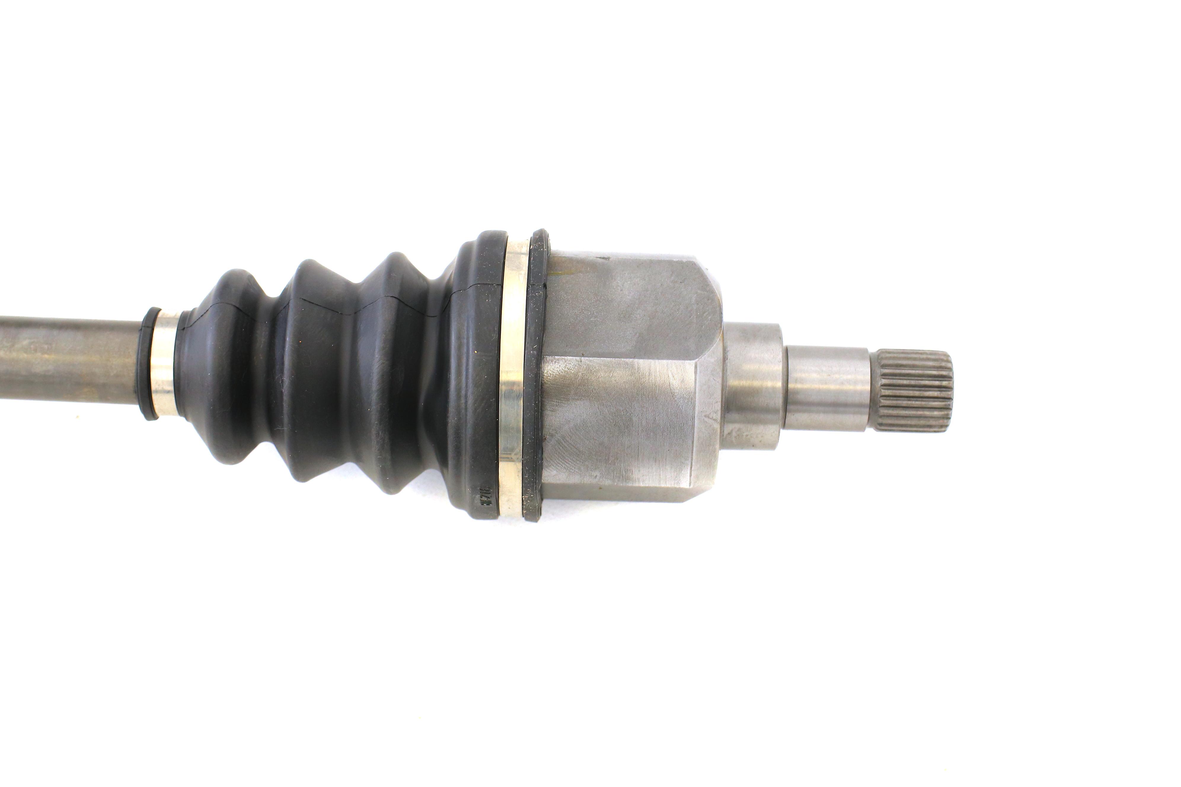 Піввісь (передня) Citroen C4/Peugeot 3008 14- (L) (28x24/688)