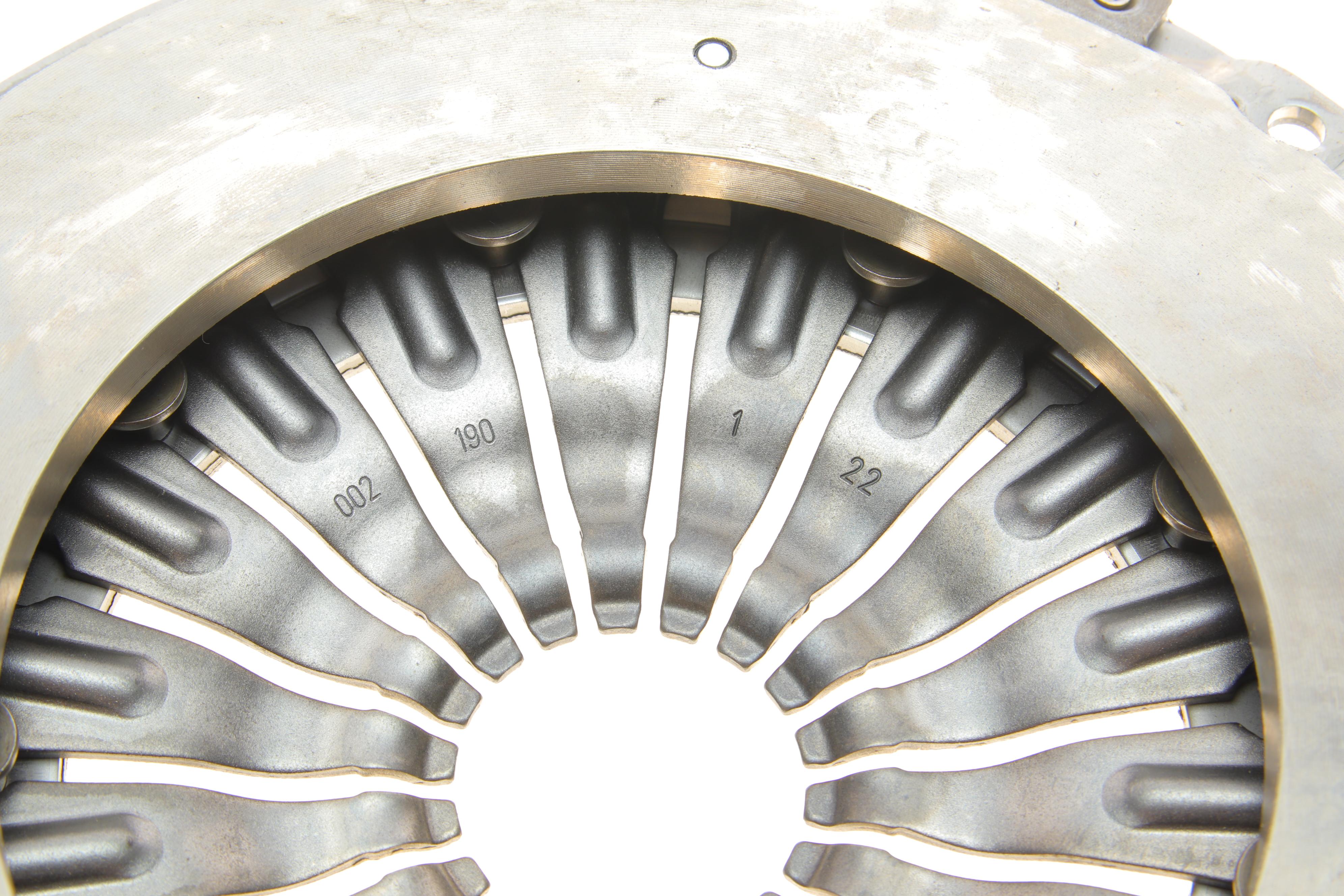 Комплект зчеплення VW Golf VII/Touran 2.0 TDI 12- (d=228mm) (d=240mm) (+вижимний)