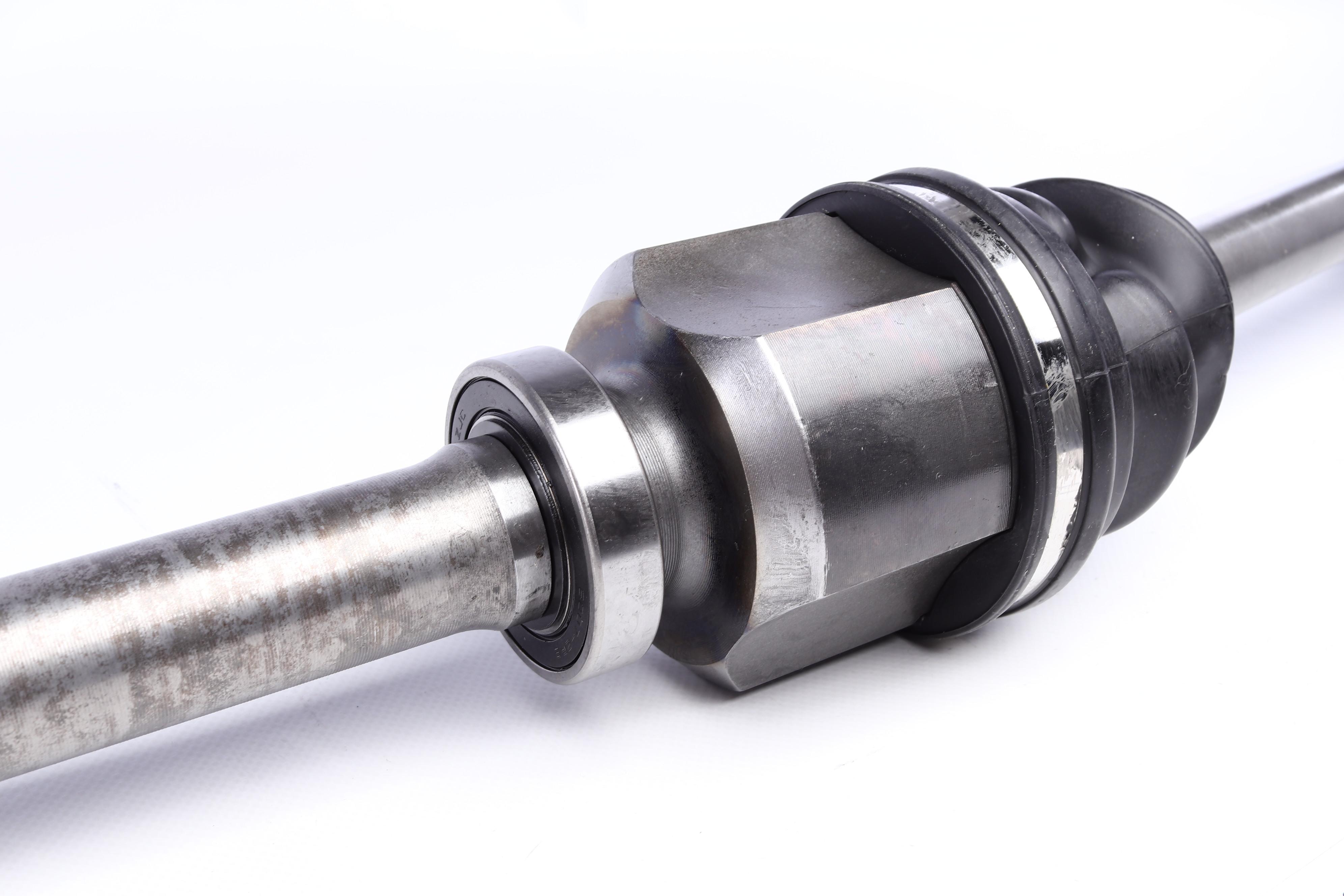 Піввісь Renault Trafic 2.5 dCi 01- (R) (27x39x1056)