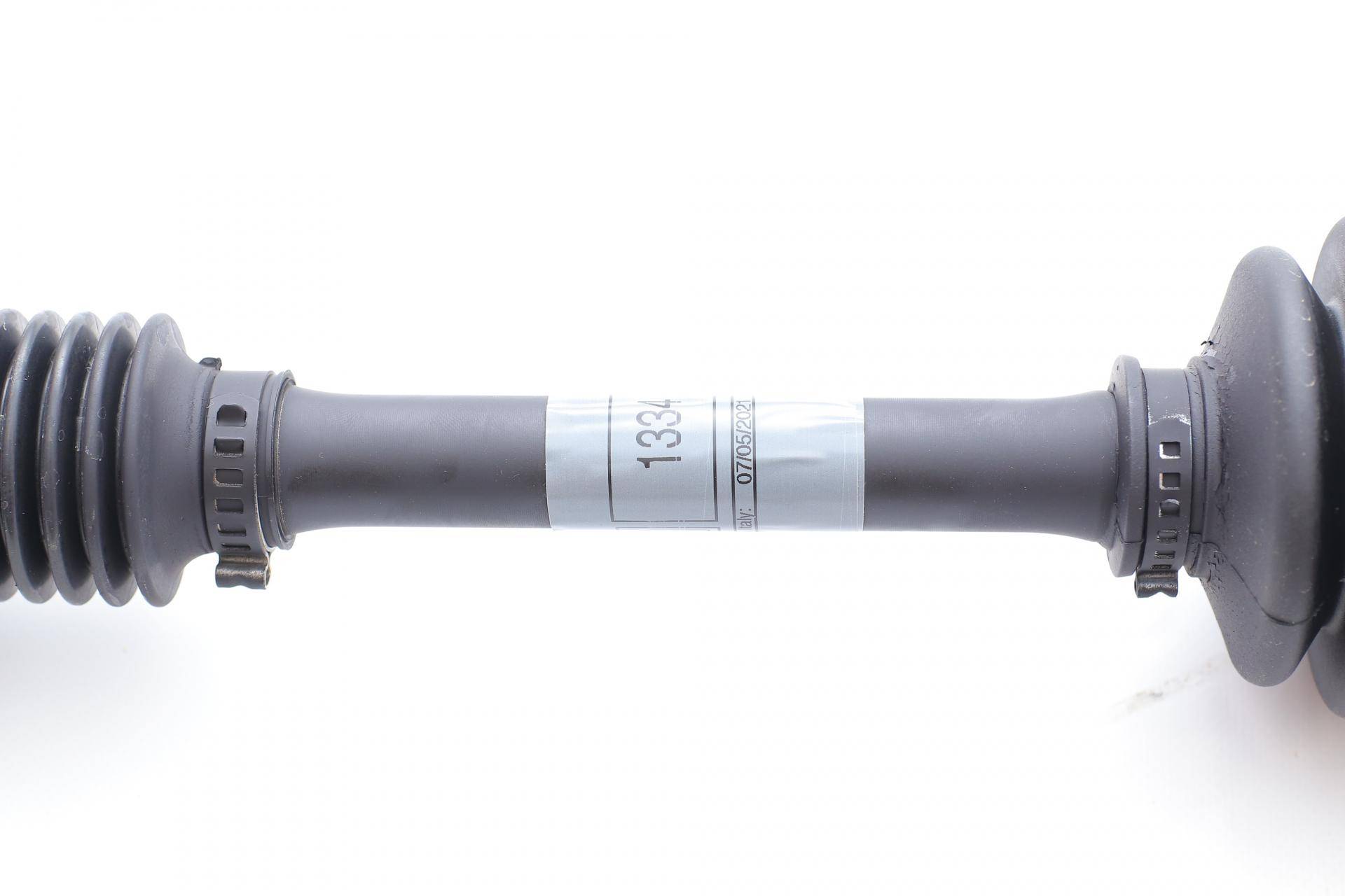 Піввісь (передня) (L) BMW 5 (F10/F11)/6 (F06/F12/F13) 10-18 (37z/27z/560mm) (-ABS)