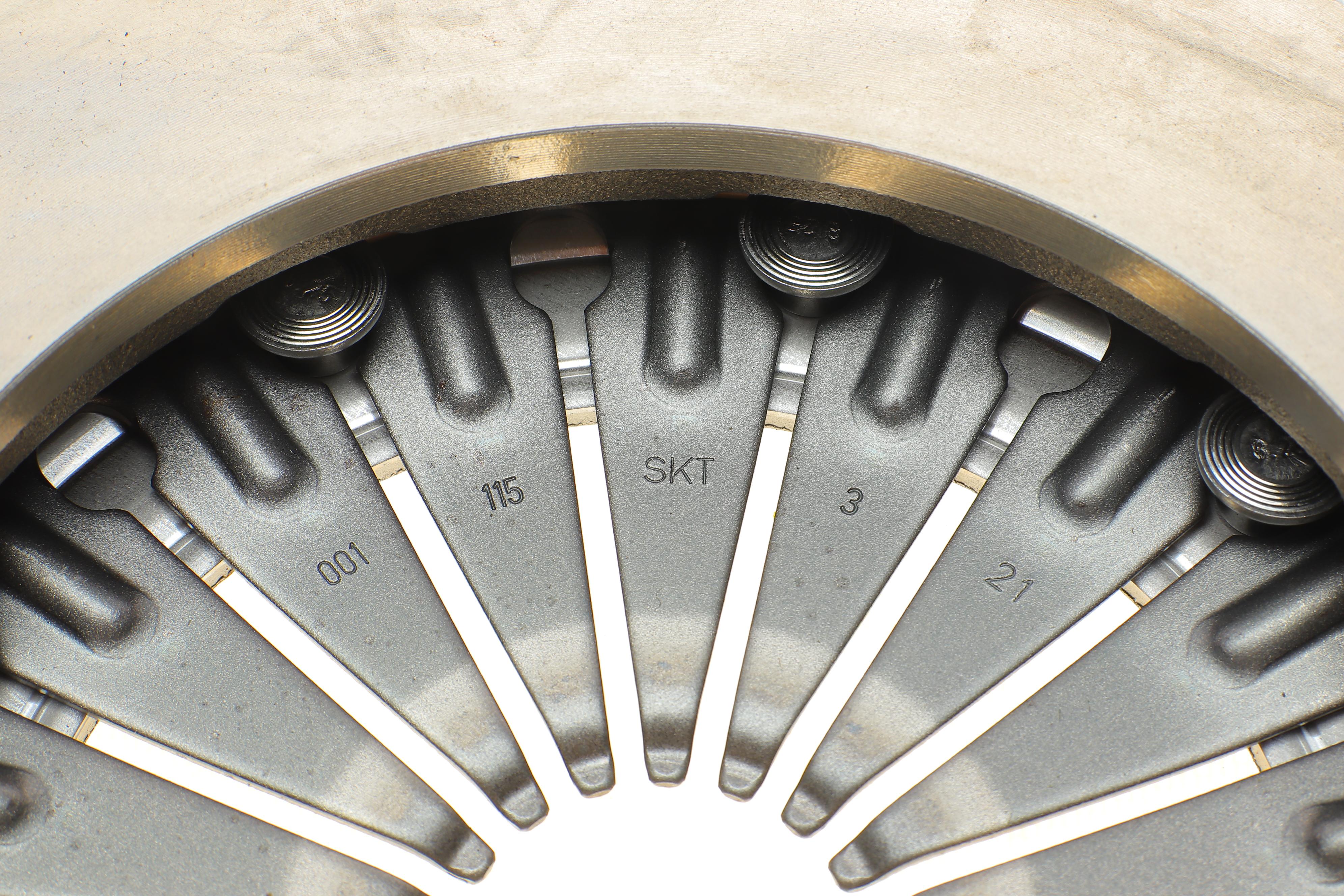 Комплект зчеплення Ford Focus 2.0 TDCi 03-12/Volvo S40/V50 2/0D 04-10