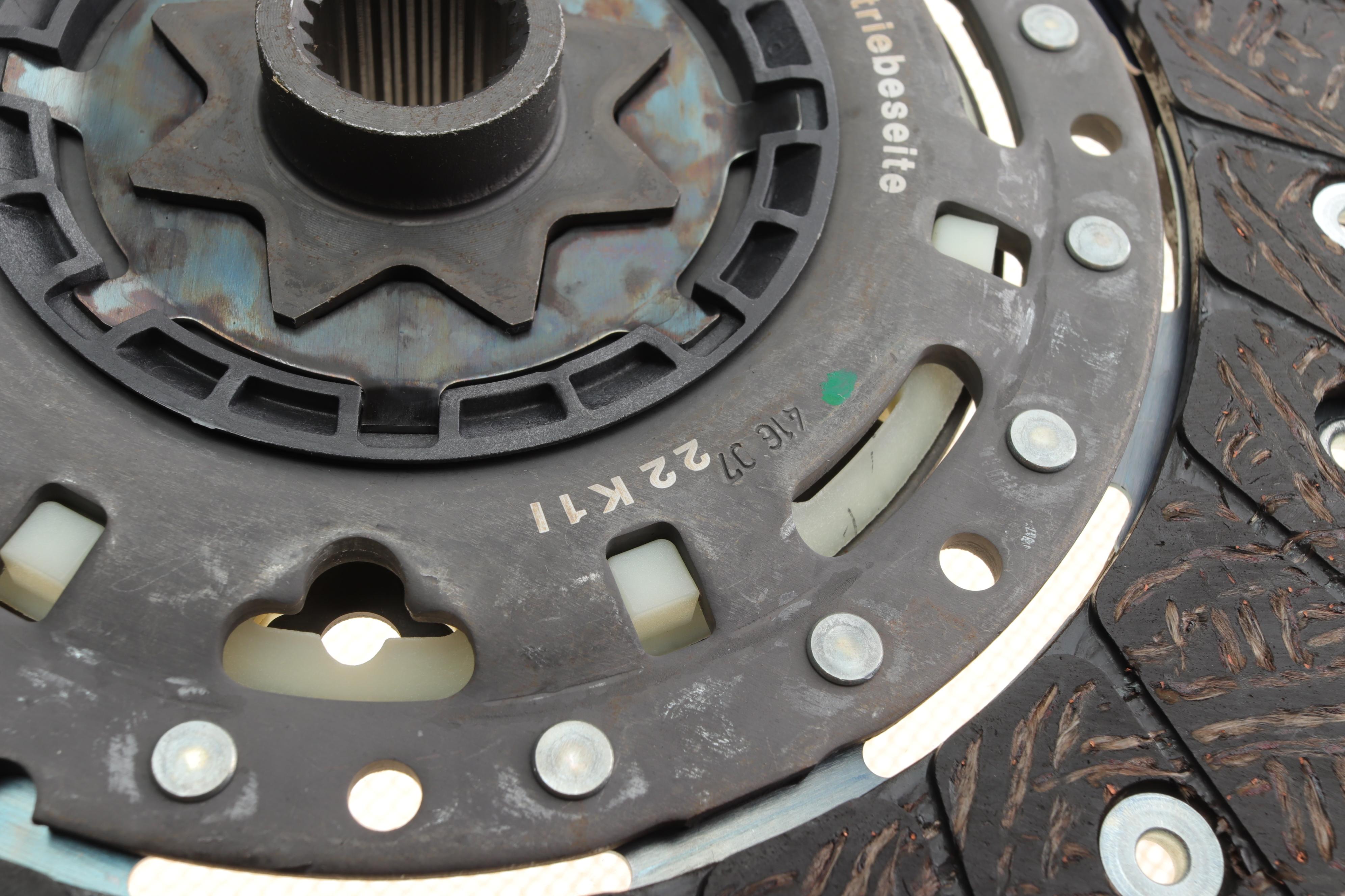 Комплект зчеплення Fiat Fiorino 1.3D Multijet 07- (d=220mm) (+вижимний)