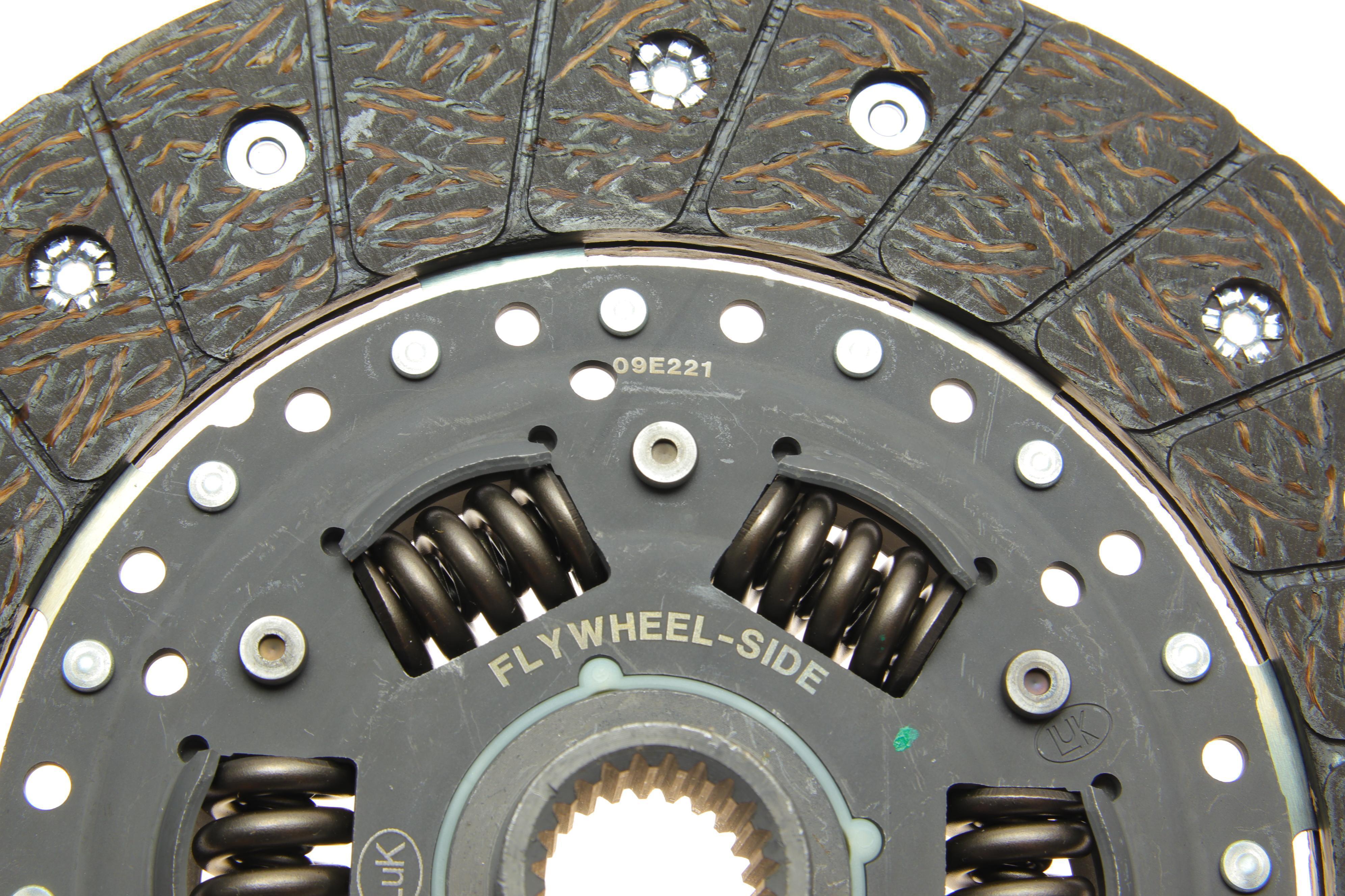 Комплект зчеплення Volvo S60/S80/V70/XC60/XC70/XC90 2.4D/2.5 02-