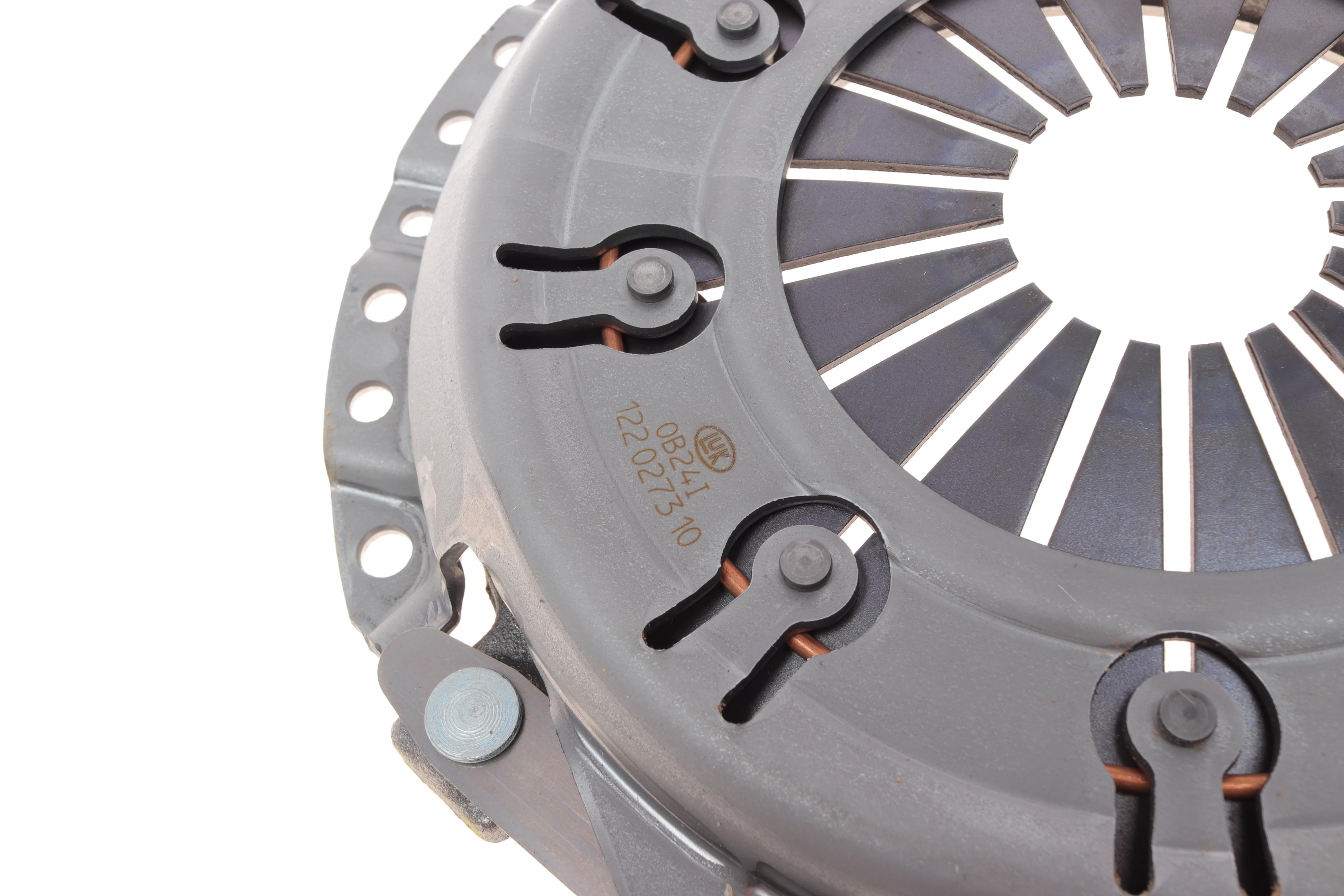 Комплект зчеплення Nissan Almera/Primera 1.8 00-08 (d=220mm) (+вижимний)