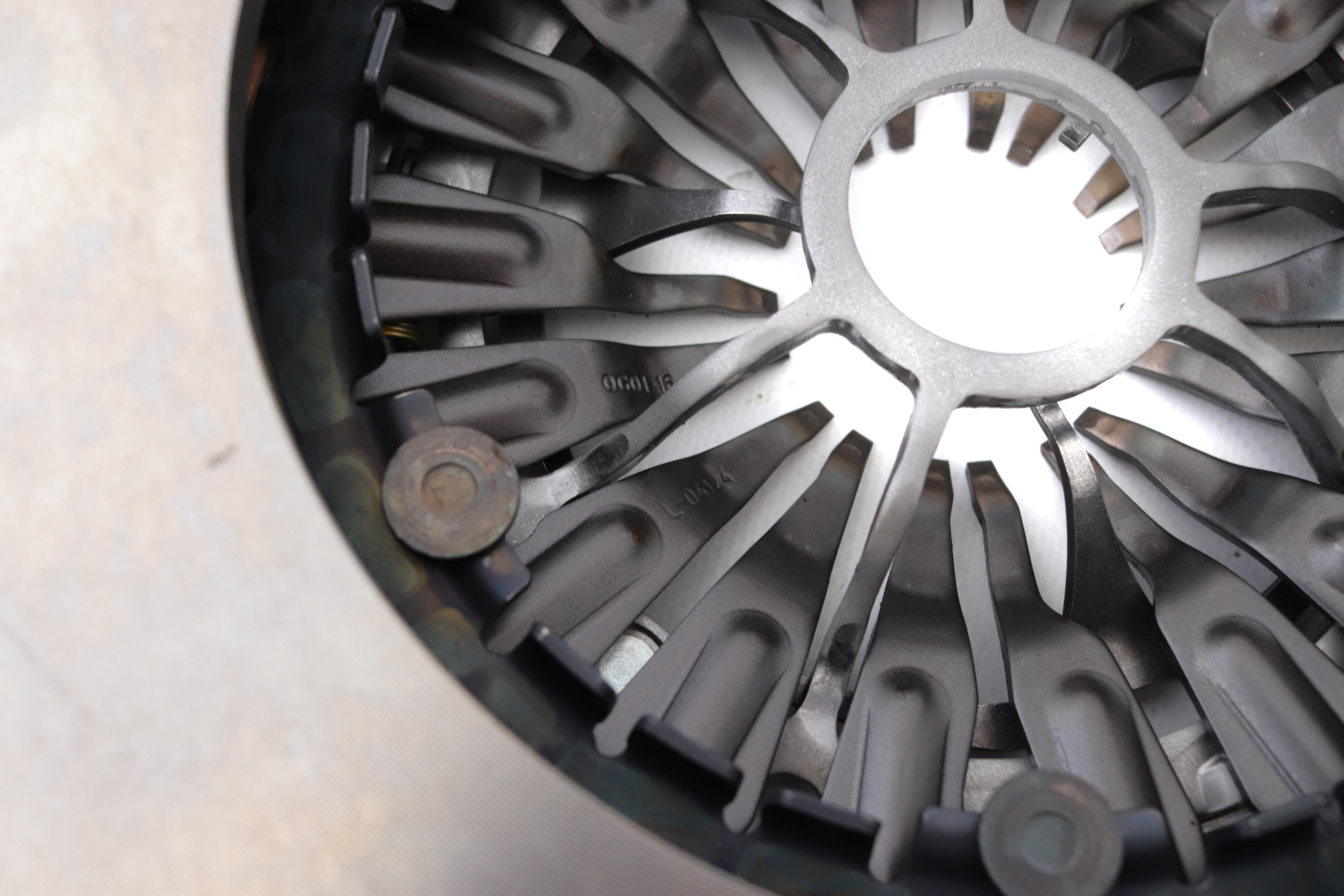 Демпфер + комплект зчеплення Mitsubishi L200 2.4DI-D 4WD, 14-, 113/133kw (4N15)