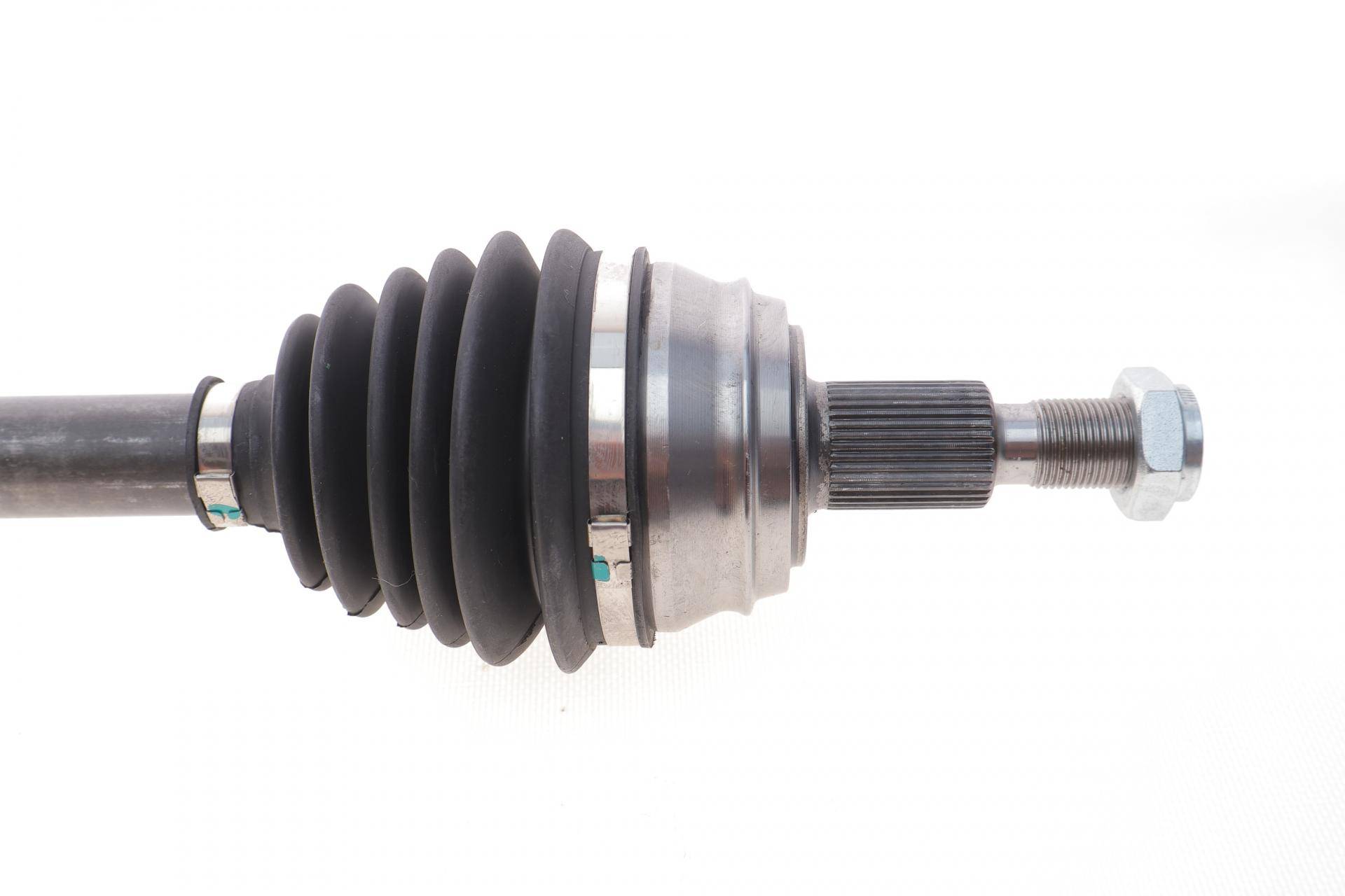 Піввісь (передня) Audi A3 96-03/Skoda Octavia 96-10/VW Golf IV/Bora 97-06 (L) (36x555)