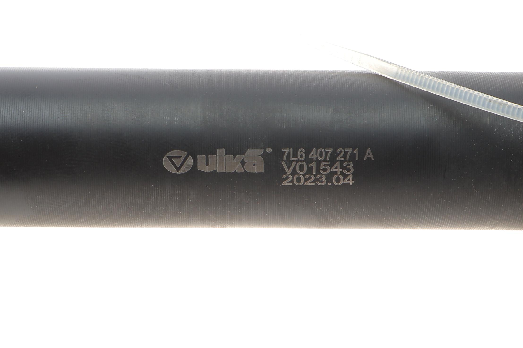 Піввісь (передня) Audi Q7/VW Touareg 02-15 (30x520)