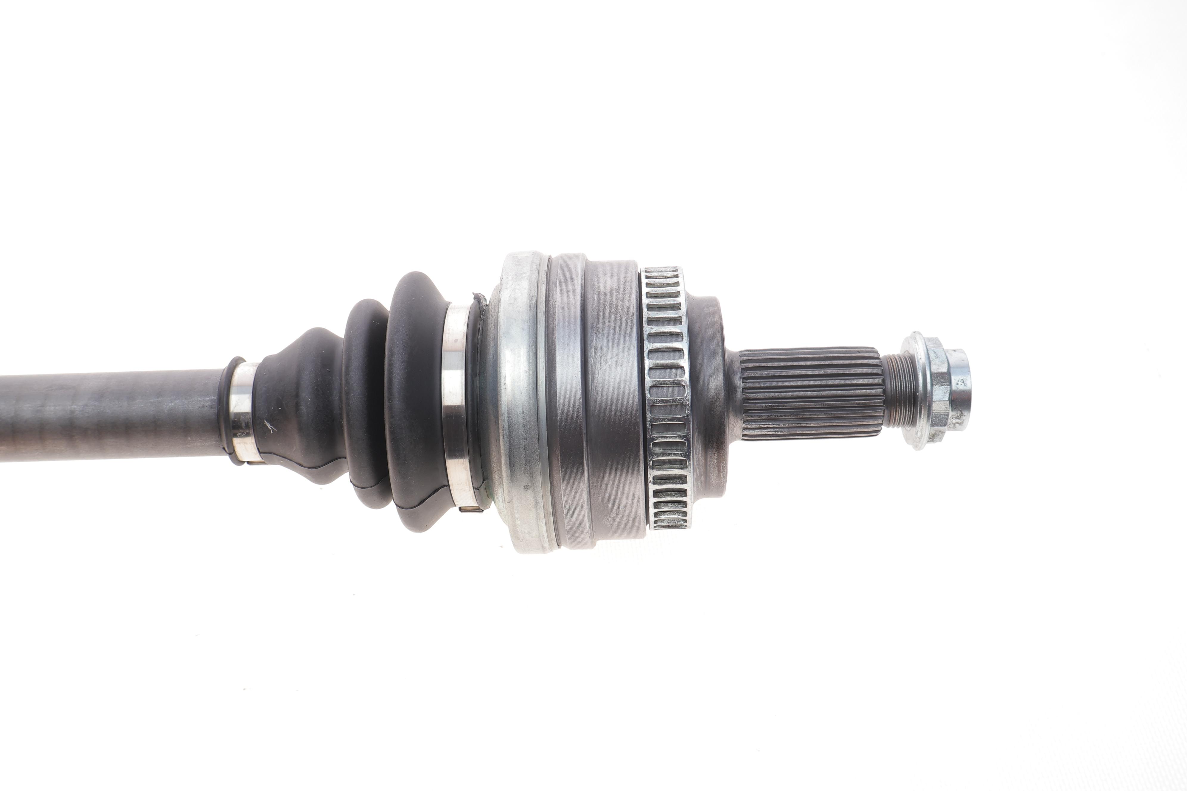 Піввісь (задня) BMW 3 (E46) 98-05 (L) (27x672) M47/M52/M54