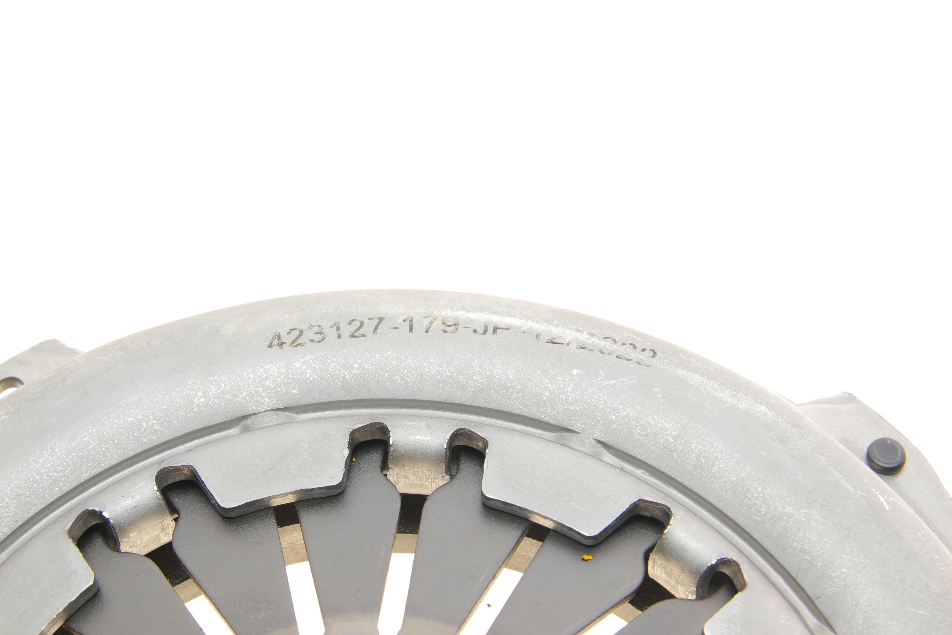 Комплект зчеплення Nissan Almera/Primera 1.8 00-08 (d=215mm) (+вижимний)