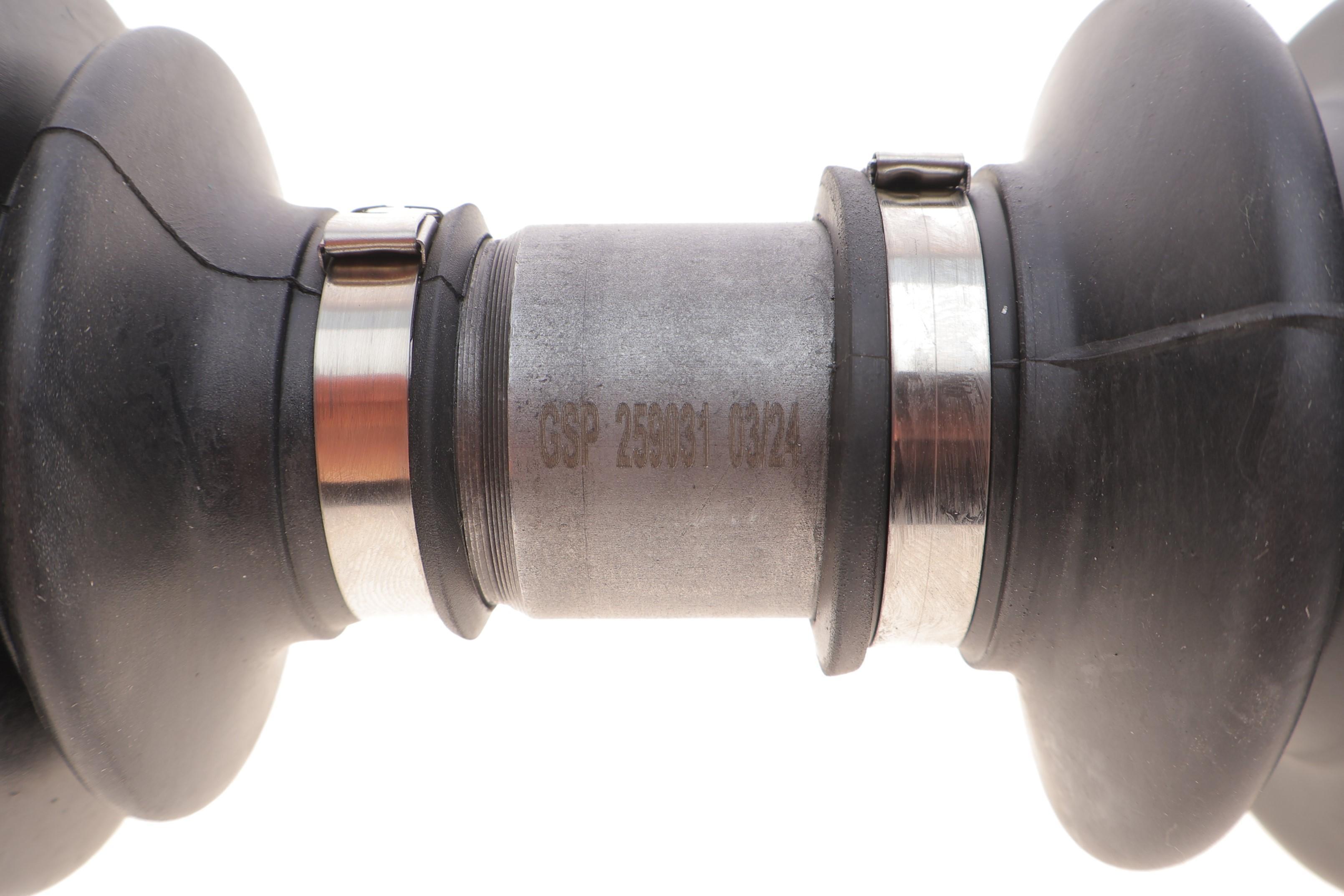 Піввісь (передня) Toyota Hilux 2.4 TD 97-05 (26x487)