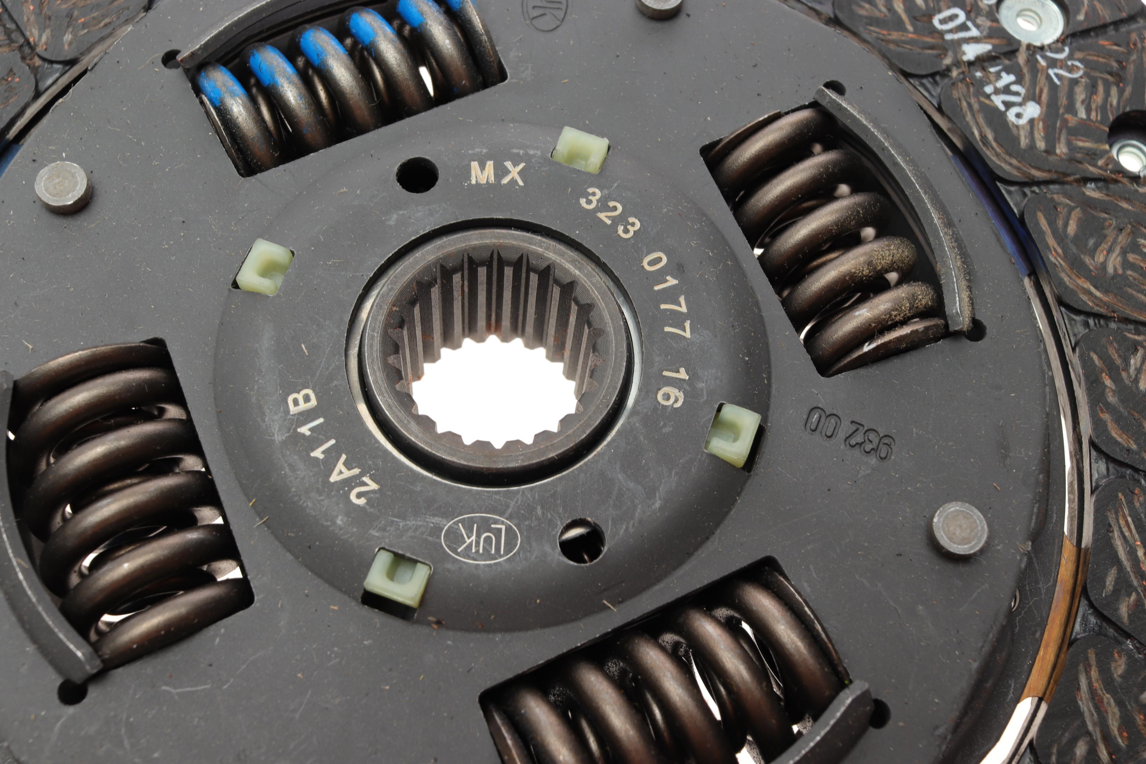 Диск зчеплення Mazda 3/5 1.8/2.0 03-14 (d=228mm)