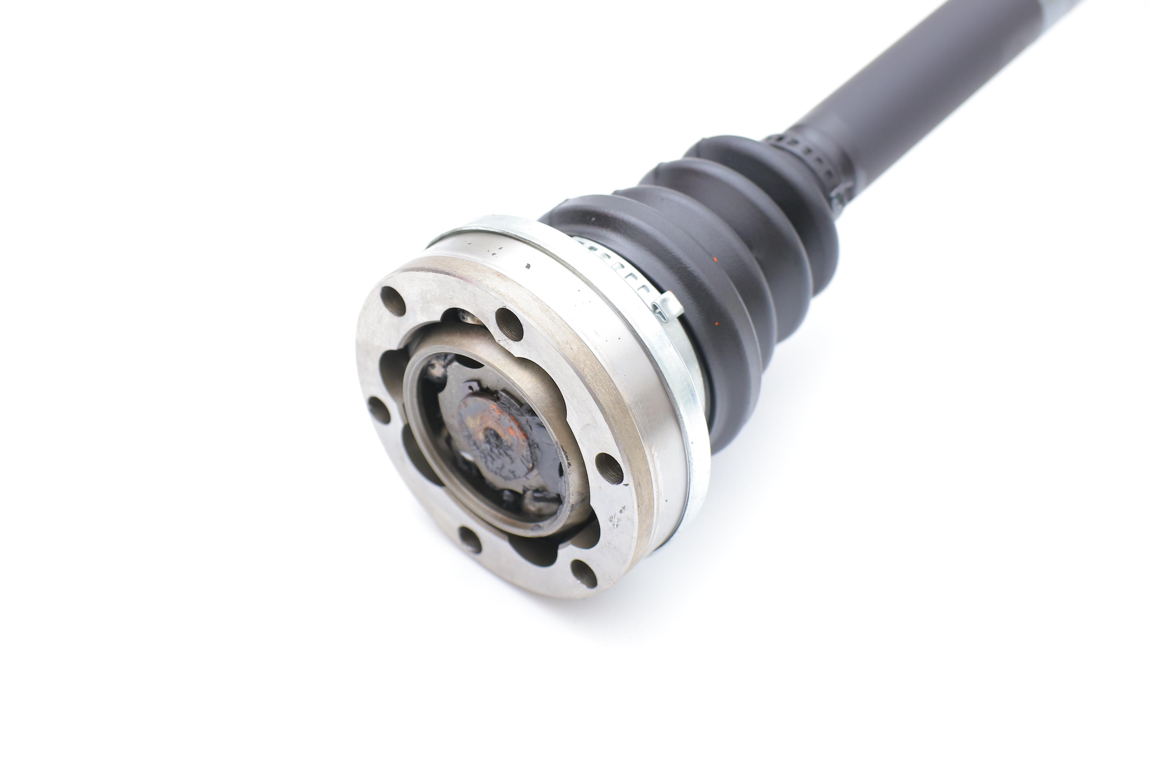 Піввісь (передня) (R) Audi A4 1.8/T 95-01/VW Passat B5 1.8/2.0 96-05 (33z/28z/635mm) (+ABS45z) МКПП