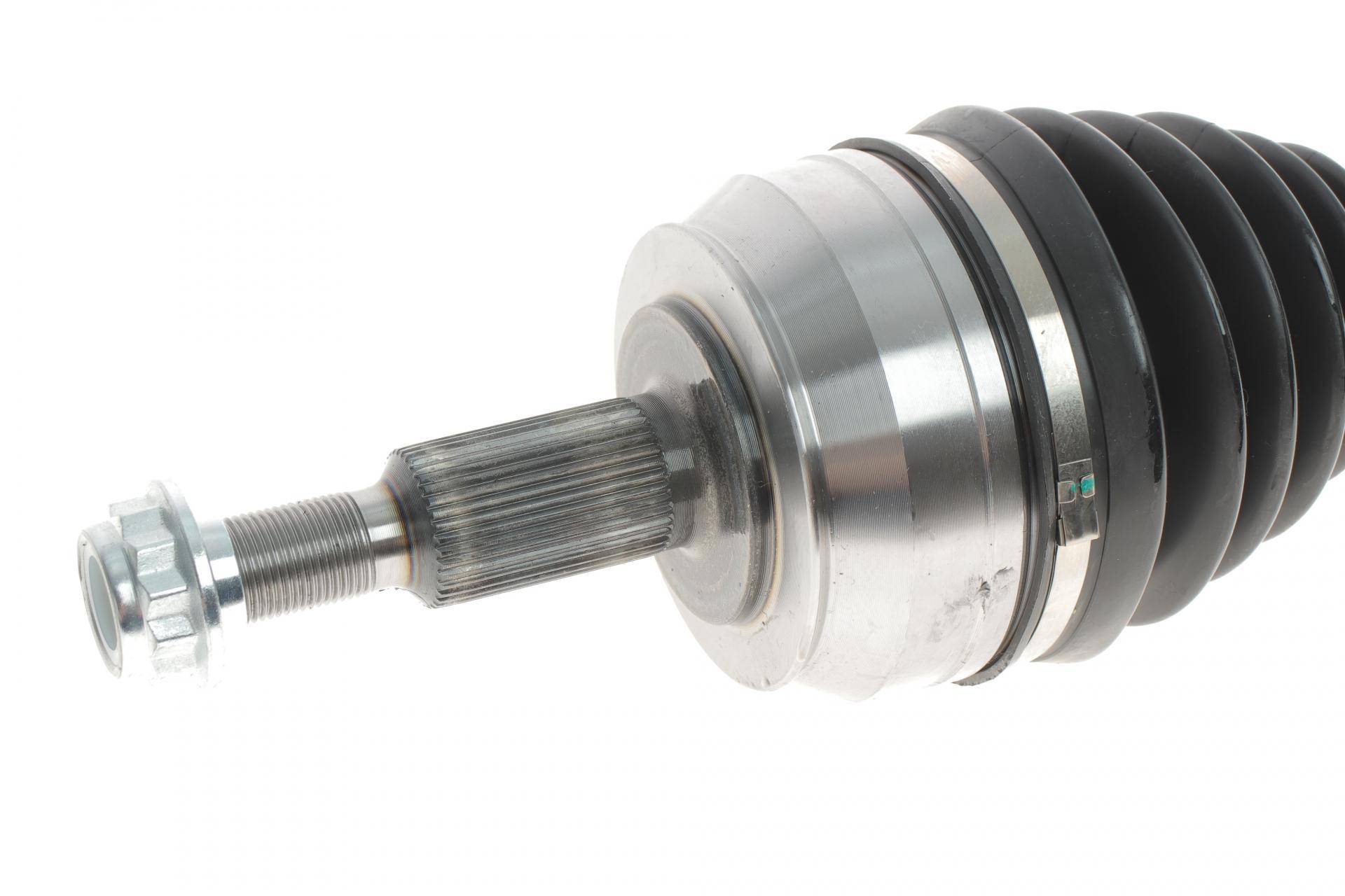 Піввісь (передня) VW T5/T6 2.0 BiTDI 4motion 09- (L) (37x38x645)