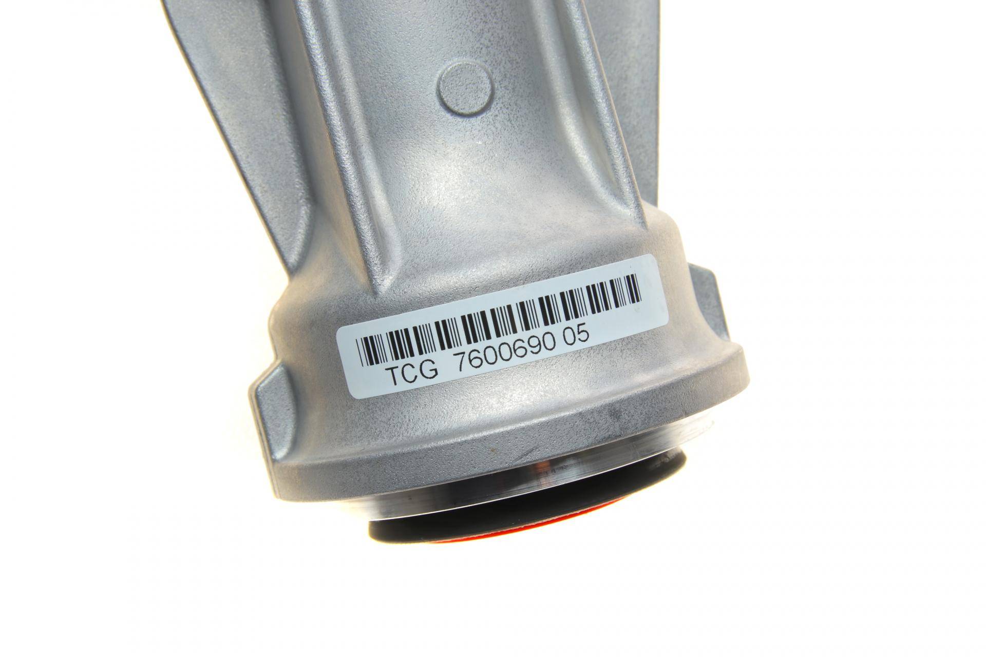 Кронштейн редуктора мосту переднього BMW X5 (E70) 06-