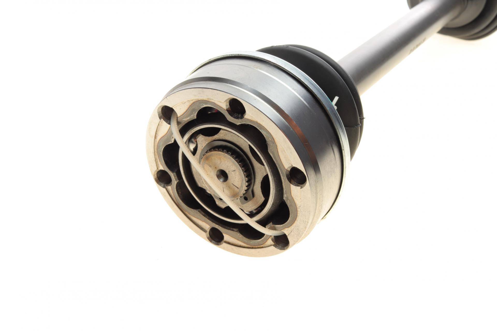 Піввісь Skoda Octavia/VW Golf IV 1.4/1.6/1.9D 96-10 (L)