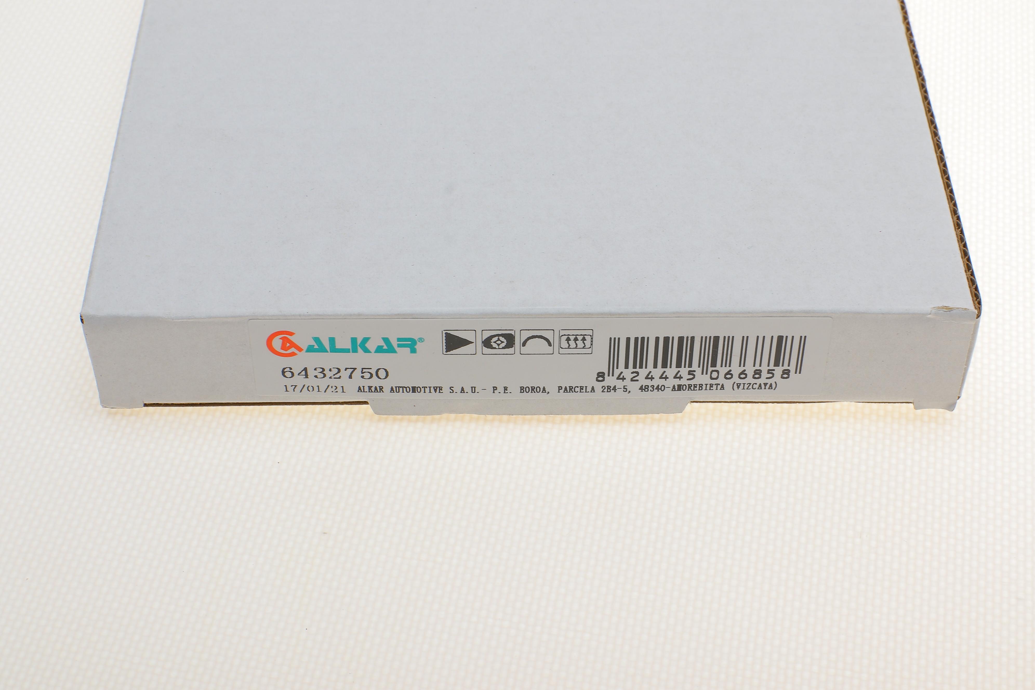 Скло дзеркала (з підігрівом) Opel Vivaro/Renault Trafic (R) (верхнє)