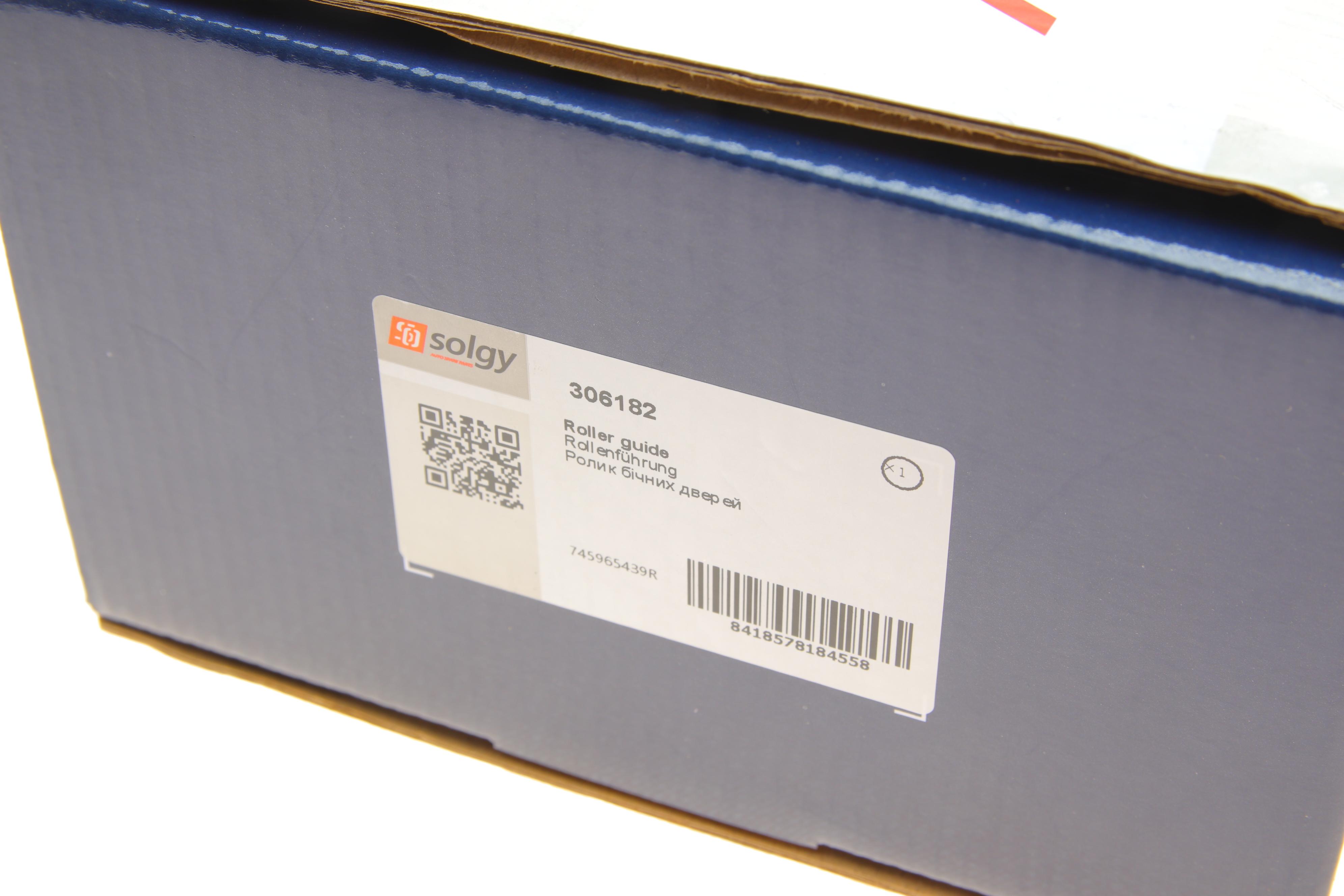 Ролик дверей (бічних/нижній) Renault Trafic/Opel Vivaro 01- (з кроншейном) (R)