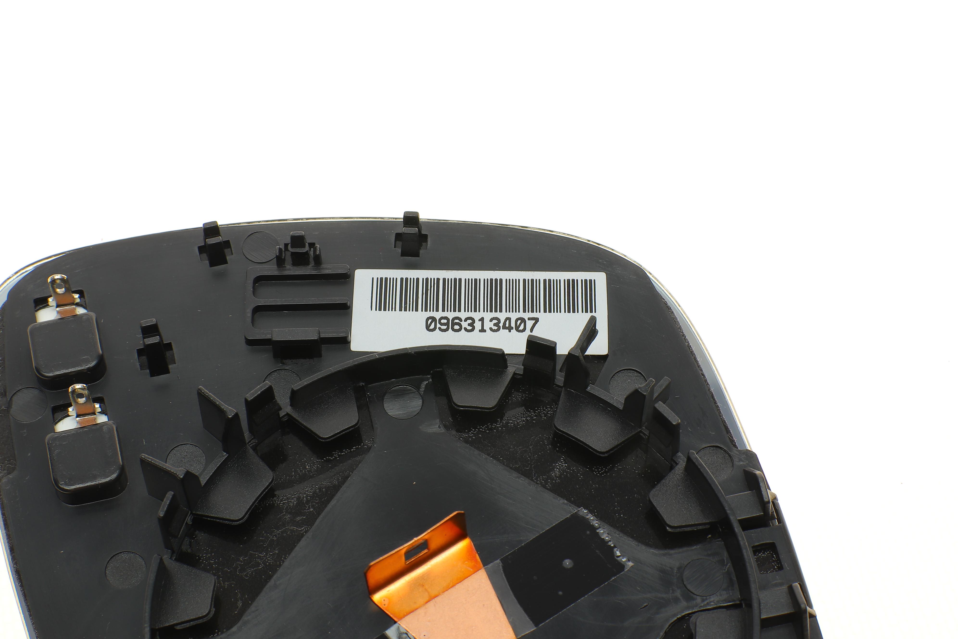 Скло дзеркала (з підігрівом) Skoda Superb 01-08/VW Passat 00-10/Golf 03-09 (R)