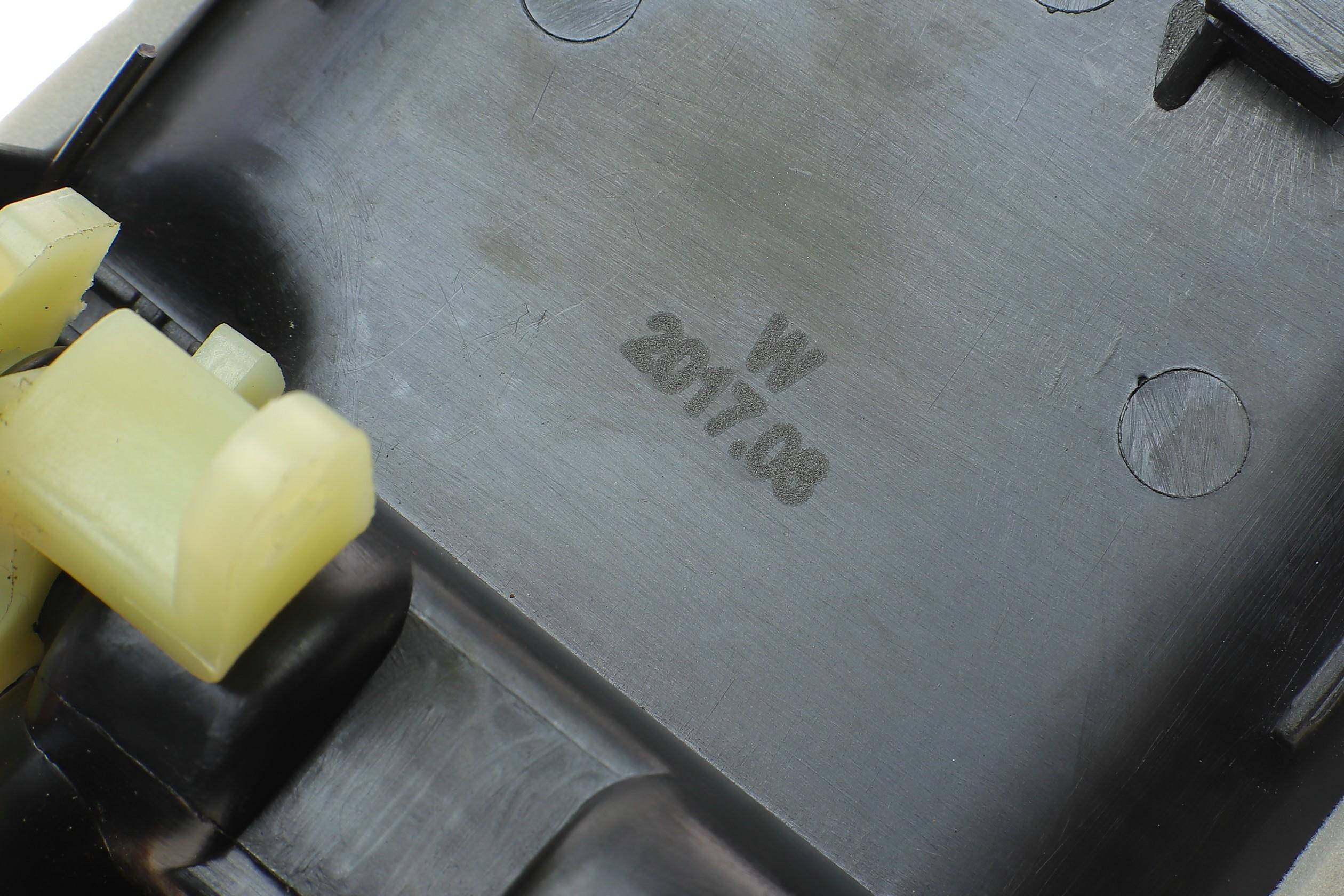 Ручка дверей (бічних/ззовні) (R) Citroen Berlingo/Peugeot Partner 96-