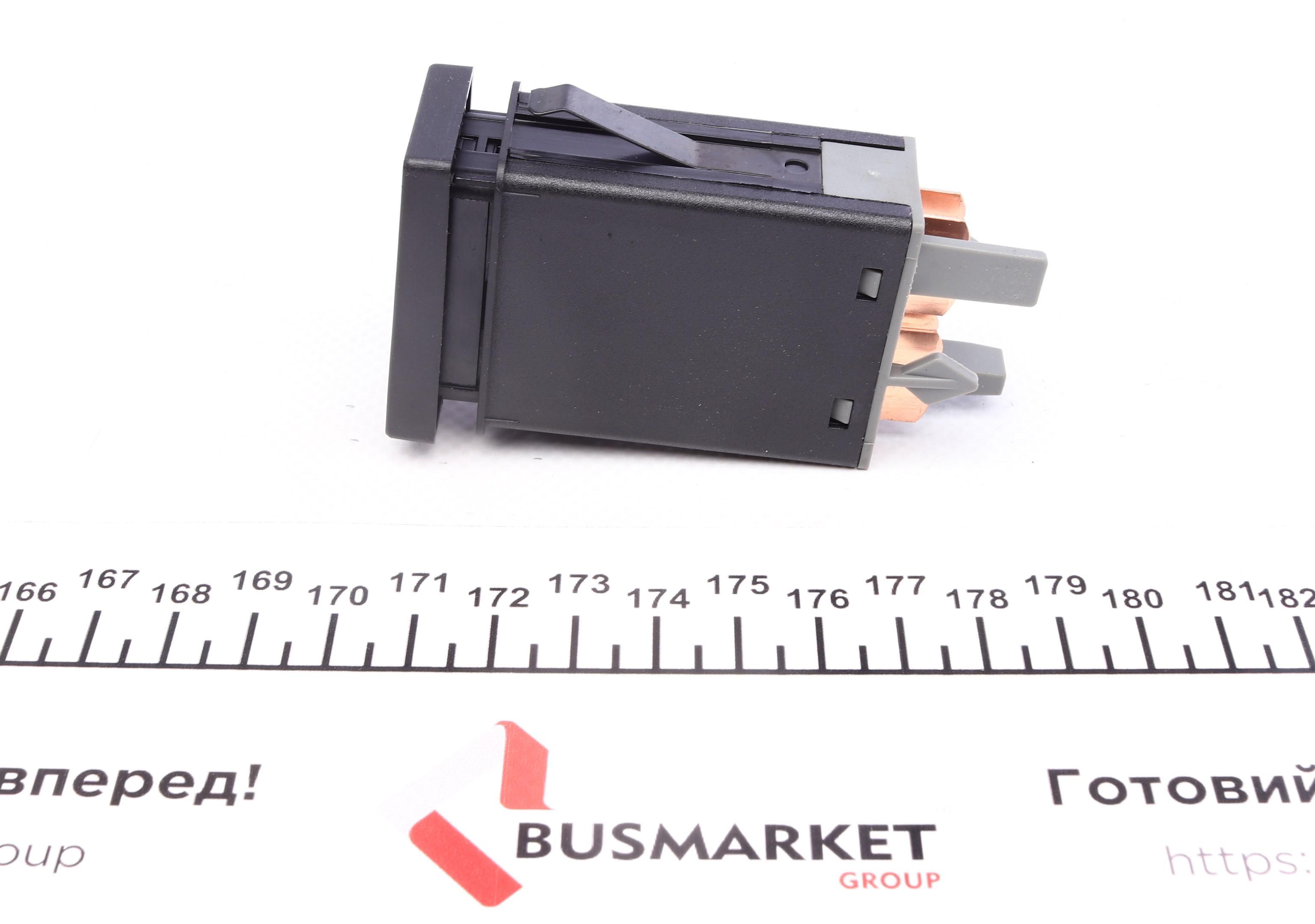 Кнопка аварійної сигналізації VW Passat 96-05