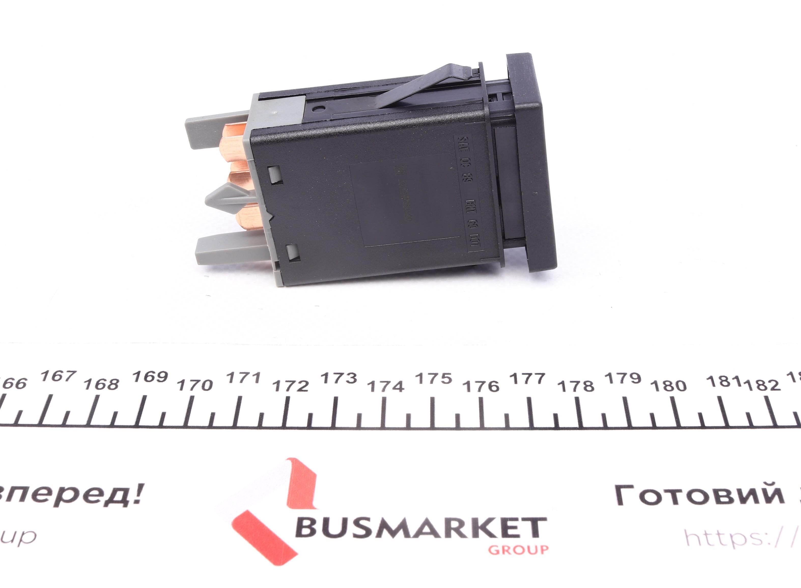 Кнопка аварійної сигналізації VW Passat 96-05