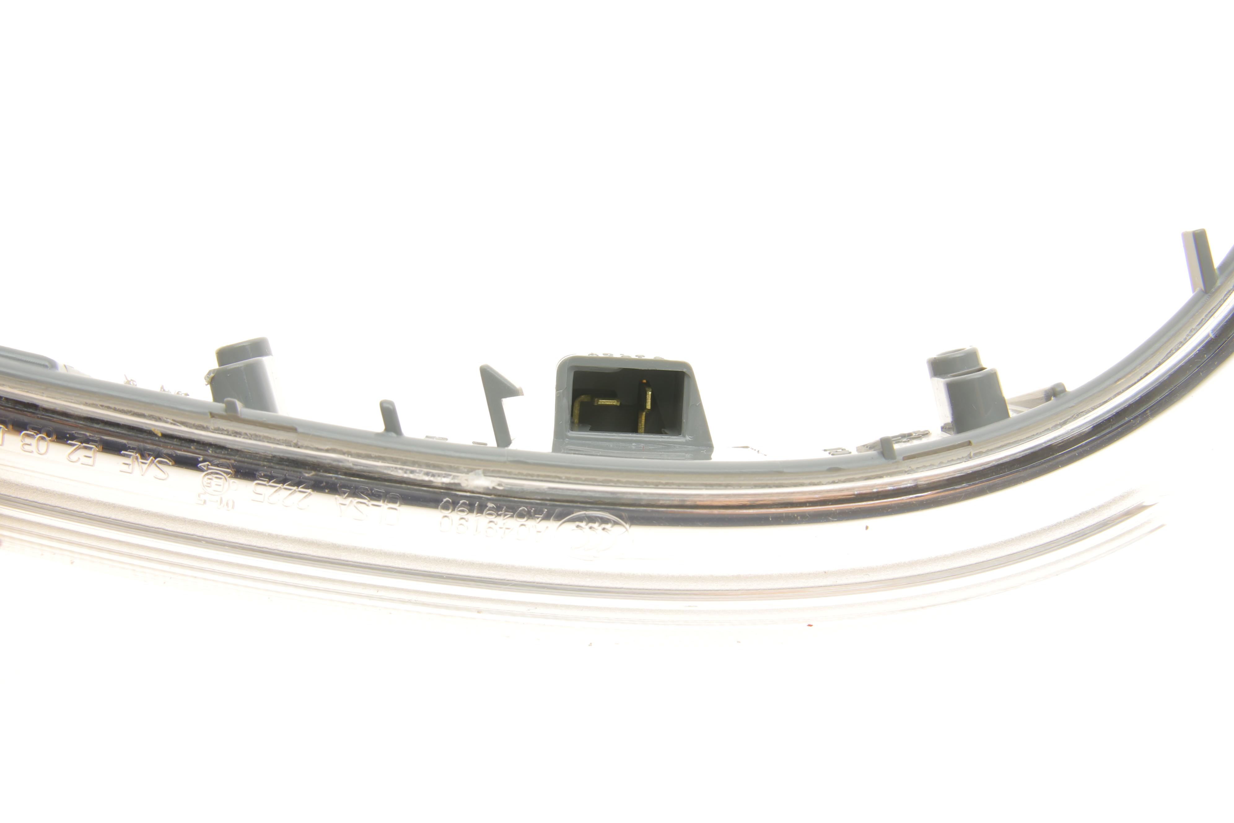 Повторювач повороту на дзеркало VW Golf V/Passat/Sharan 95- (R)