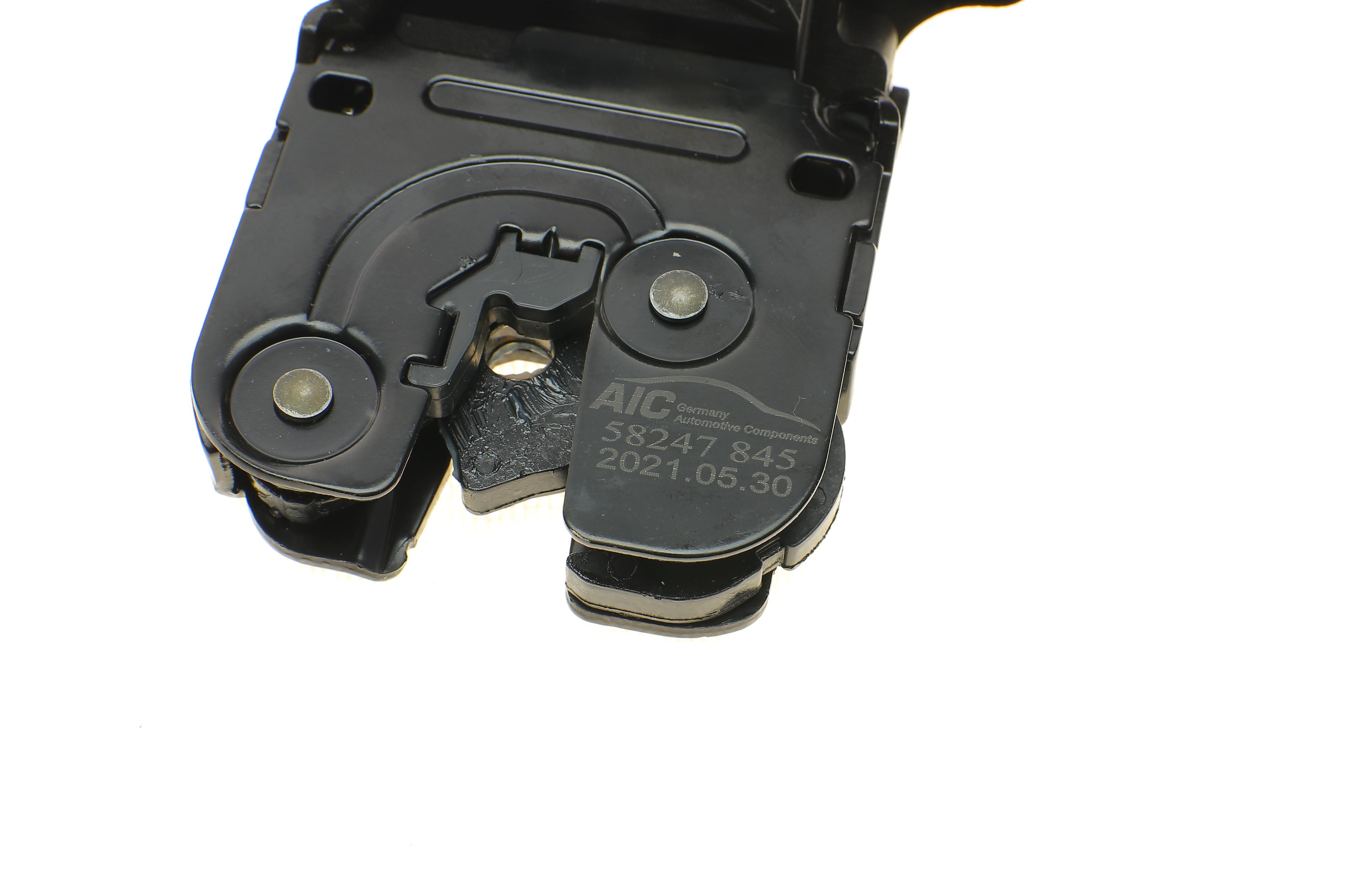 Замок кришки багажника Audi A3/A4/A6/A8 03-12