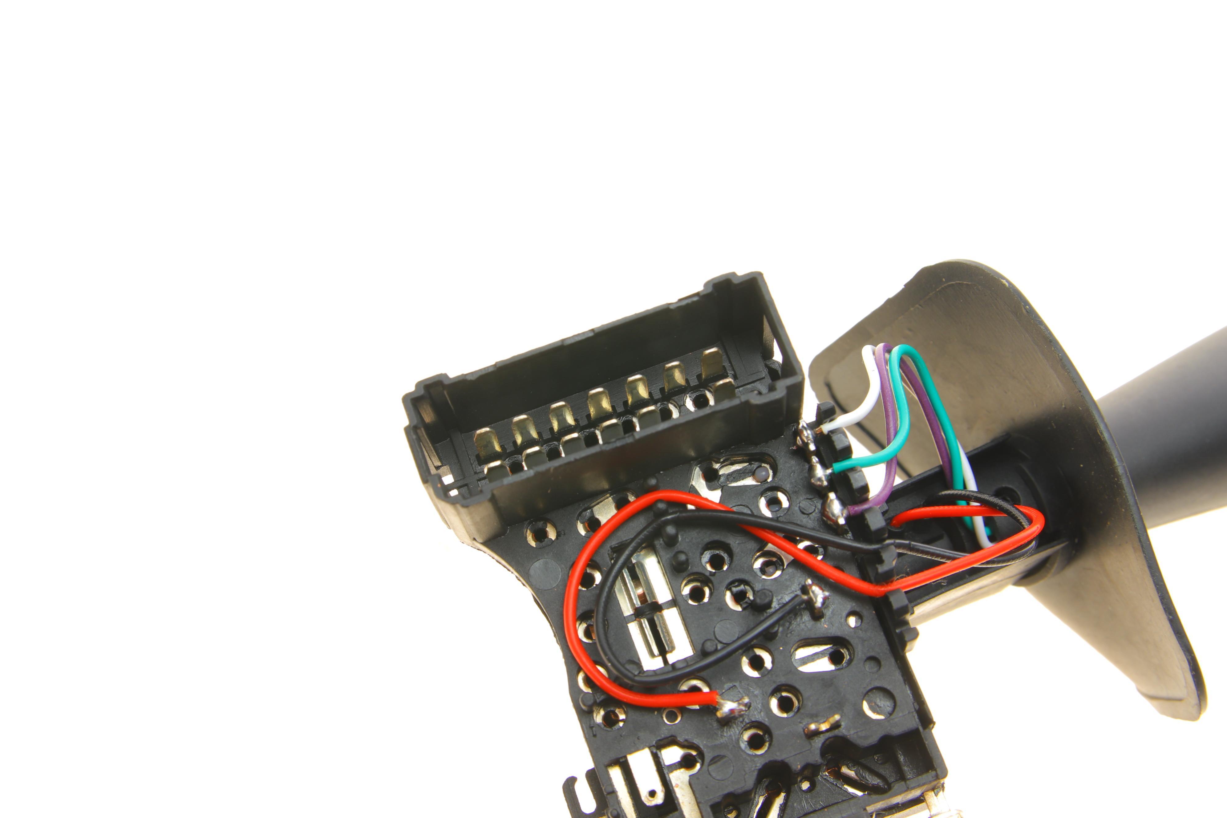 Перемикач підрульовий Renault Duster/Dacia Logan/Sandero 04- (L) (повороти/світло/туманки/сигнал)